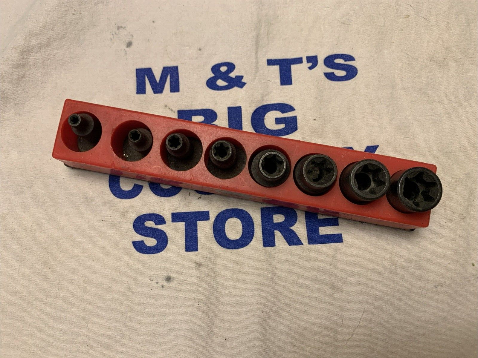Mac Tools USA 1/4″ & 3/8″ Drive 8pc E4-E16 Inverted Star Socket Set