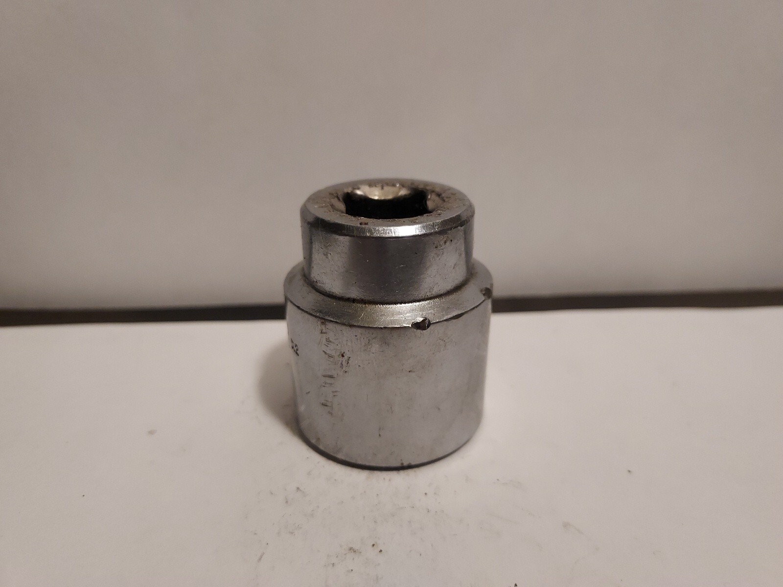 Used MAC TOOLS » 1 IN. » SHORT 1/2 IN. DR. 6 POINT SOCKET , PART#V326R