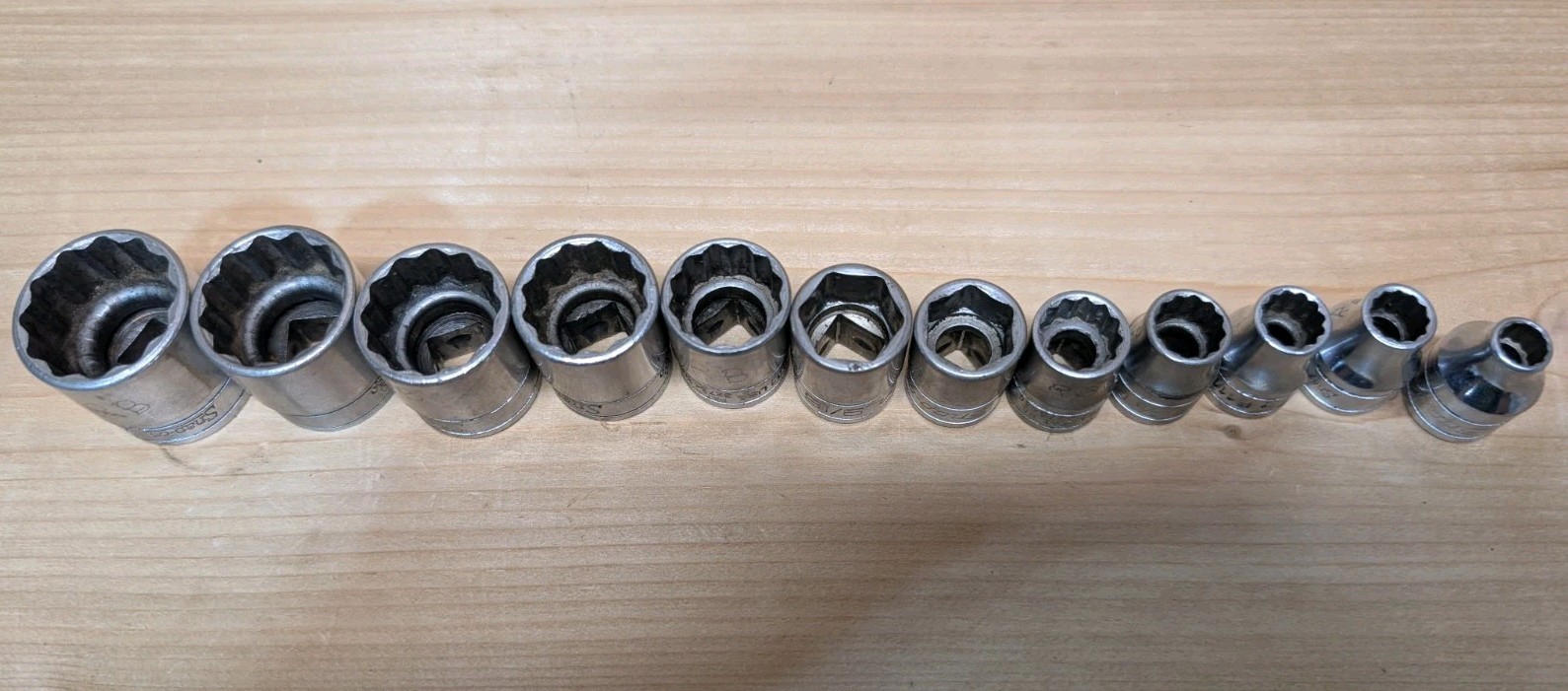 Snap On F Socket Set F081-F281 1/4″-7/8″ 12 Pt & 6 Pt 3/8″ Drive 12 Pc Shallow