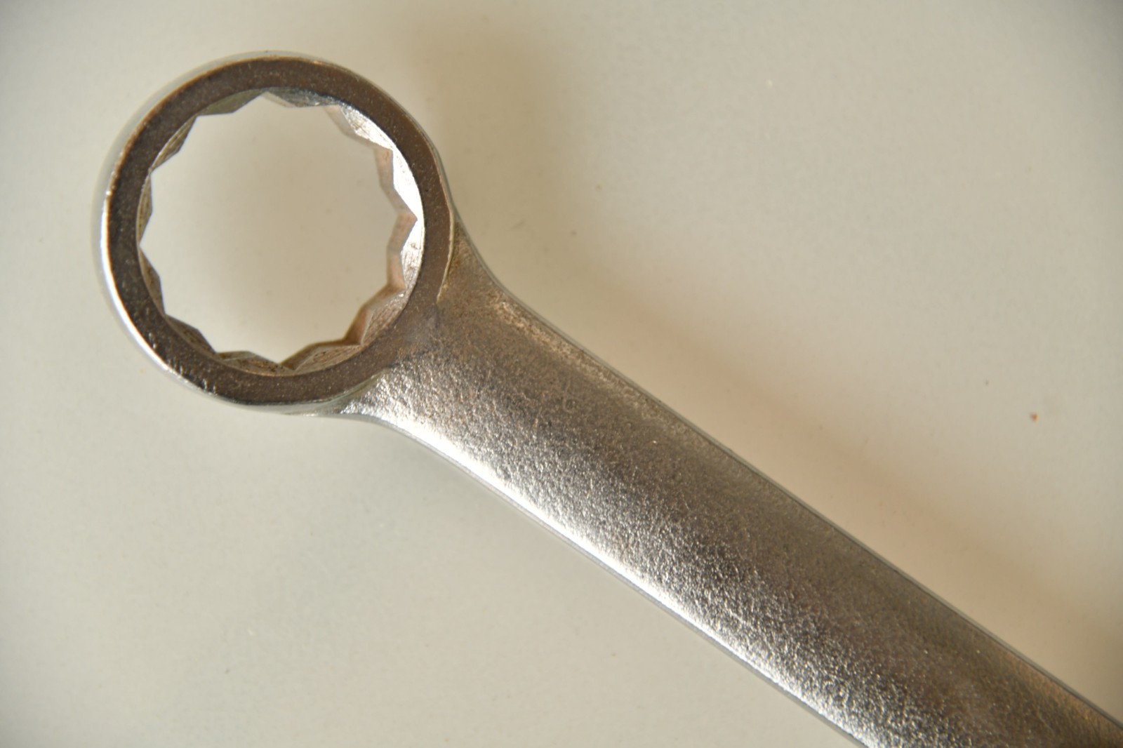 Craftsman USA -V- 44708 Combination Wrench 1- 1/4″ Raised Panel Wrench