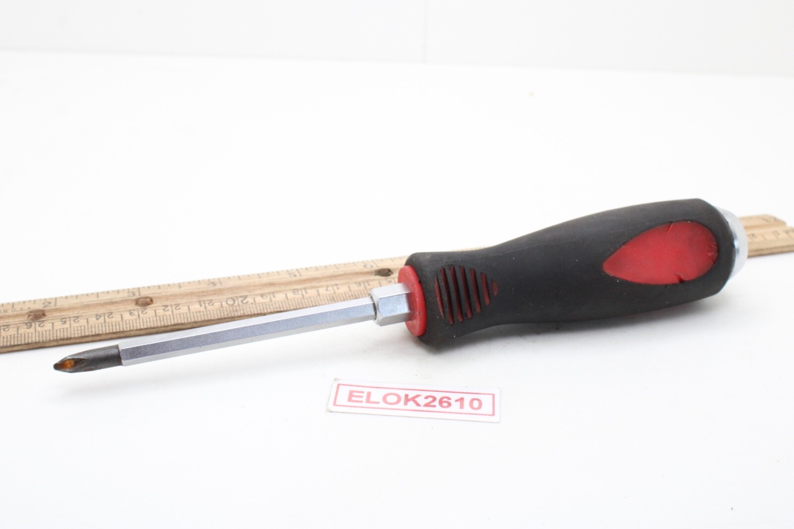 Unbranded #2 Phillips 4″ Shaft Red/Black Soft Grip Screwdriver