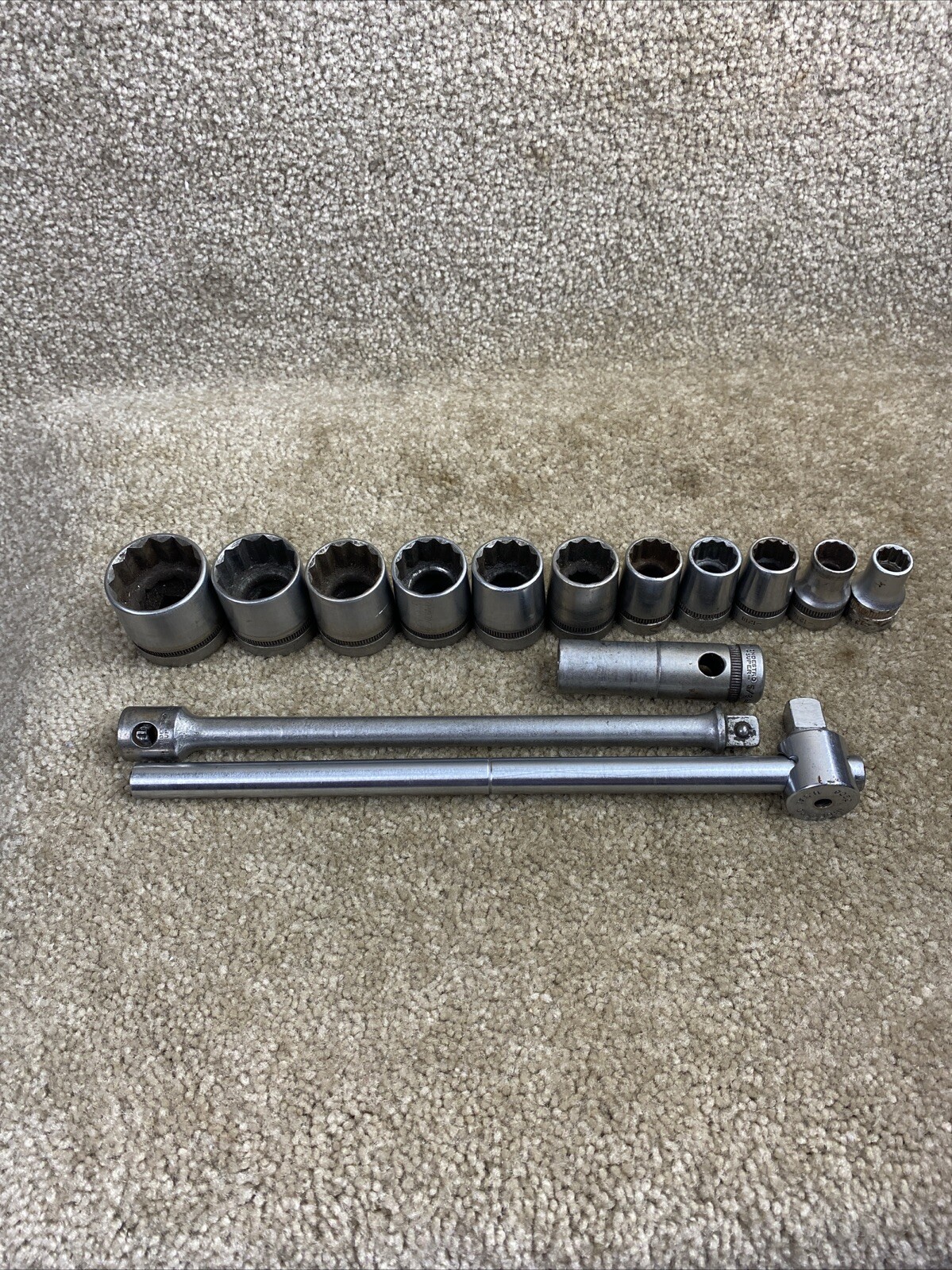 INDESTRO SAE 15 Pc.1/2 Socket Set w/Penens 1/2 Ratchet Vintage