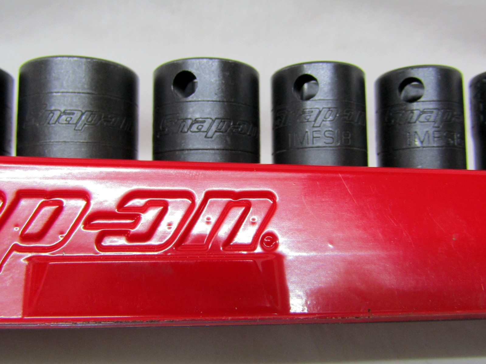 Snap-On IMFS, 5/16-7/8, 10 Piece, 3/8″ Drive, SAE Socket Set w/ Magnet Tray