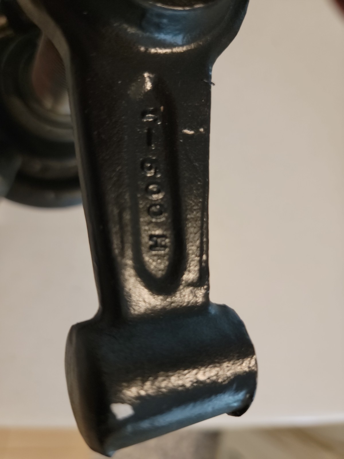 Ken-Tool T-500 Axle Drum Hub Puller Heavy Duty with 3 Legs and Handle