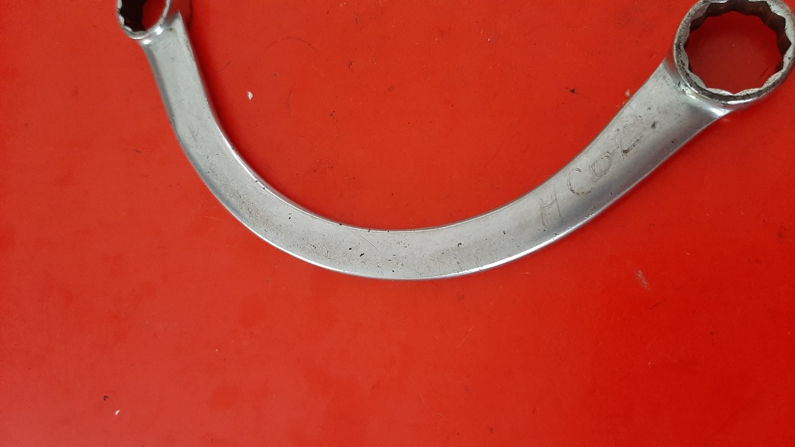 Snap-on 9/16″ x 5/8″ 12PT Half Moon Box End Obstruction Wrench CX1820 Engraved