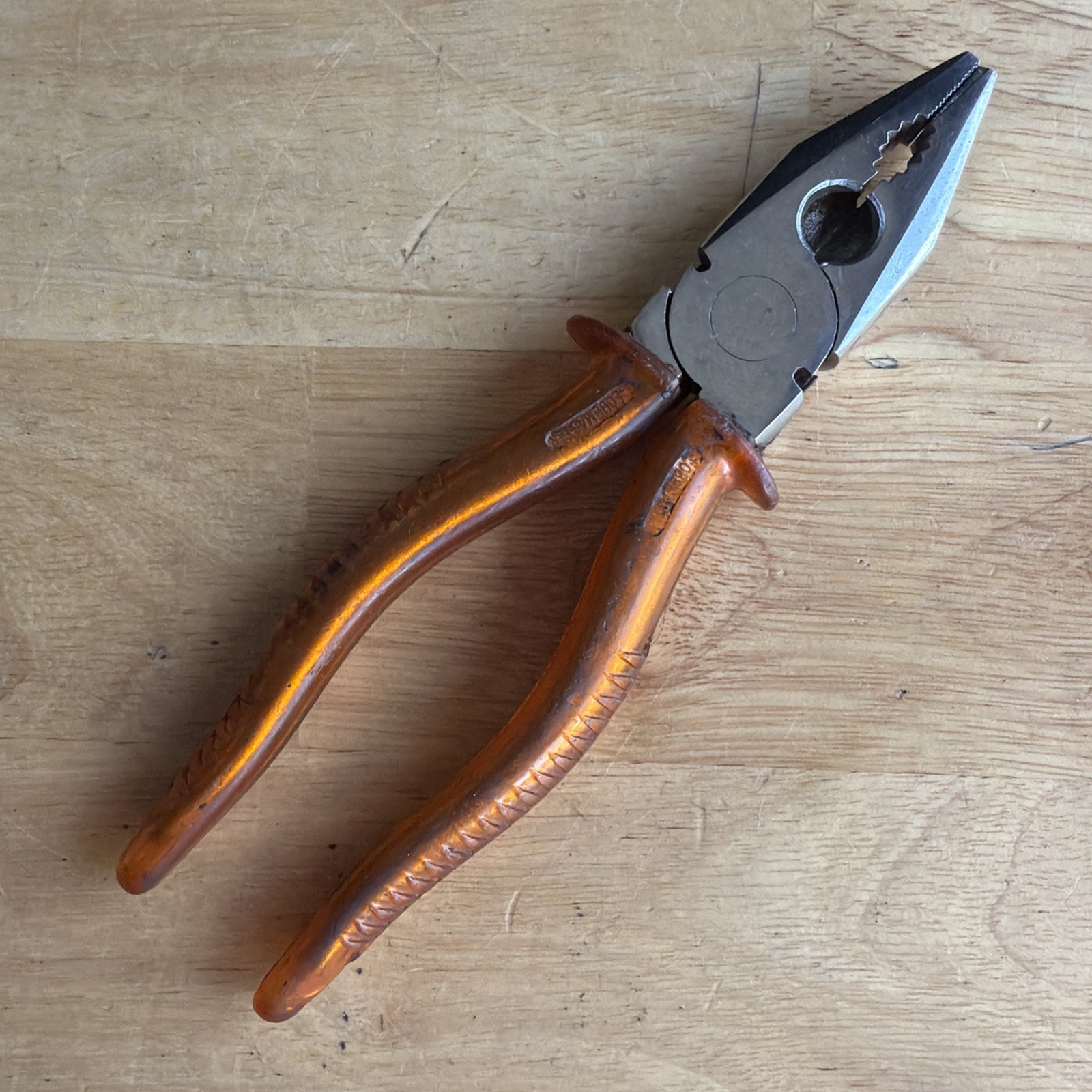 Globemaster 7″ Long Lineman Pliers W/ Side Cutters Orange 62520 Made in Italy