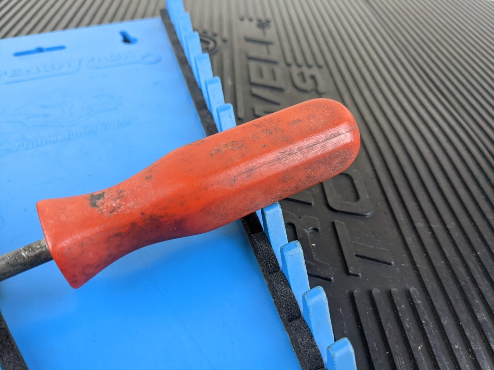 #at827 MAC Tools USA S14A Brake Spring Retainer Tool Solid Red Classic Handle