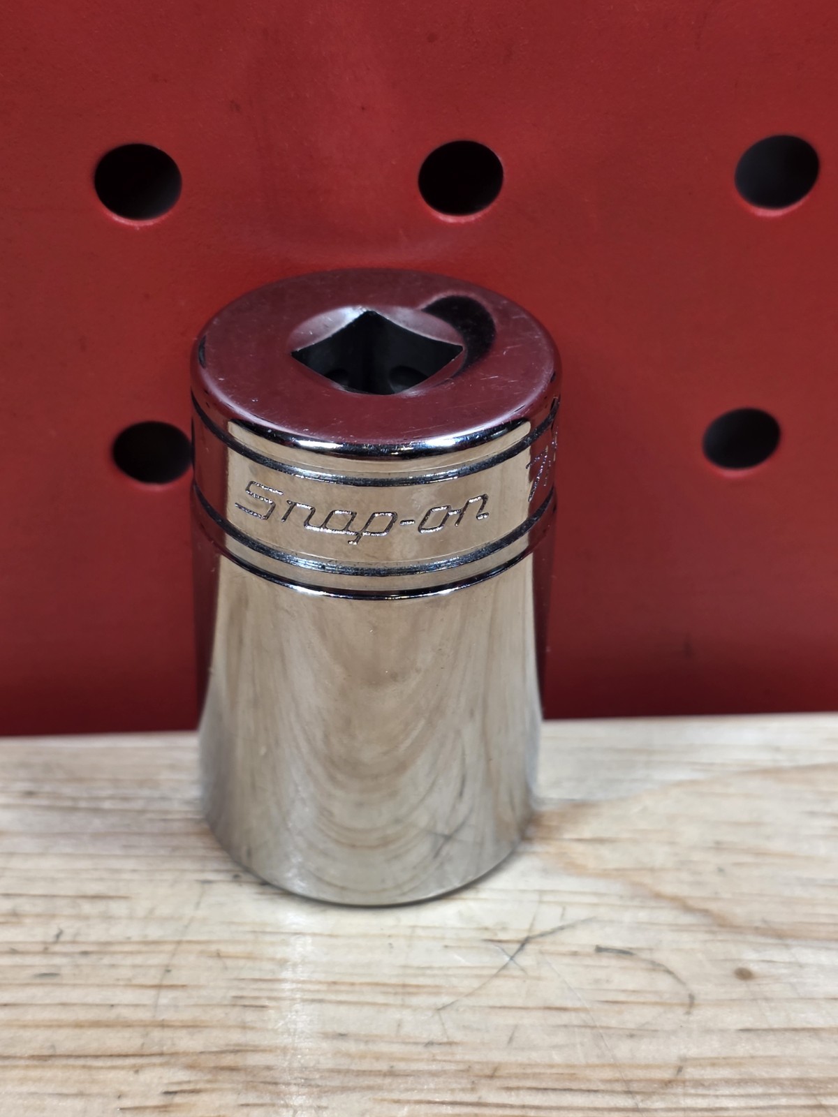 Snap-on Tools FSS281 7/8″ SAE 3/8″ Drive 6-Point Semi-Deep Chrome Socket USA
