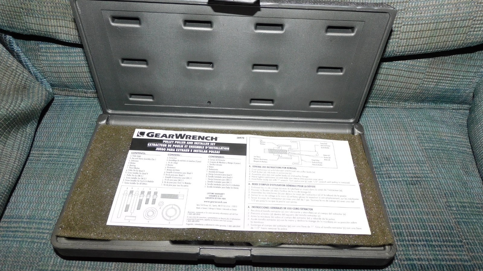 Gearwrench 2897D, is a Professional-grade 12-Piece Pulley Puller, New Unused Set