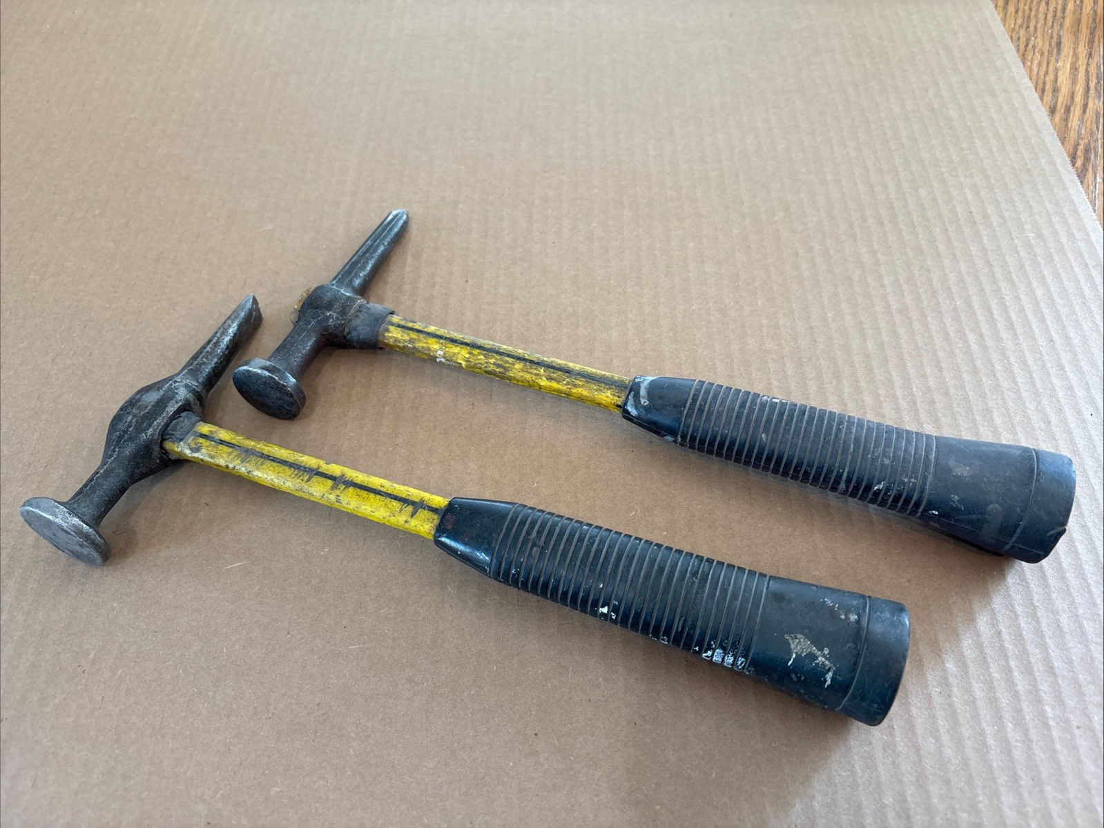 (2) VINTAGE NUPLA BODY HAMMERS, FIBERGLASS / CUSHION GRIP HANDLES