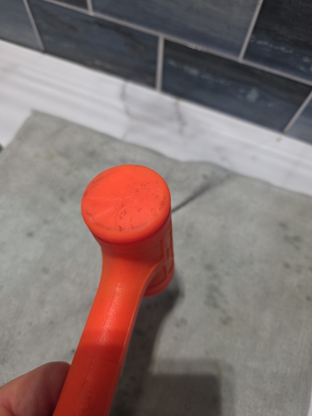 Snap-on HBFE24O 24 oz Soft Grip Dead Blow Hammer Orange 12-3/4″ Length