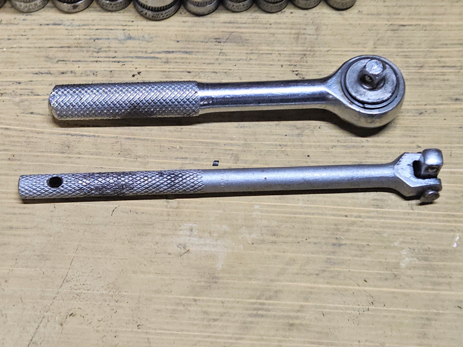 Vintage Indestro No. 7600 1/4” Drive Socket Set w/Metal Box Ratchet Bar Sockets