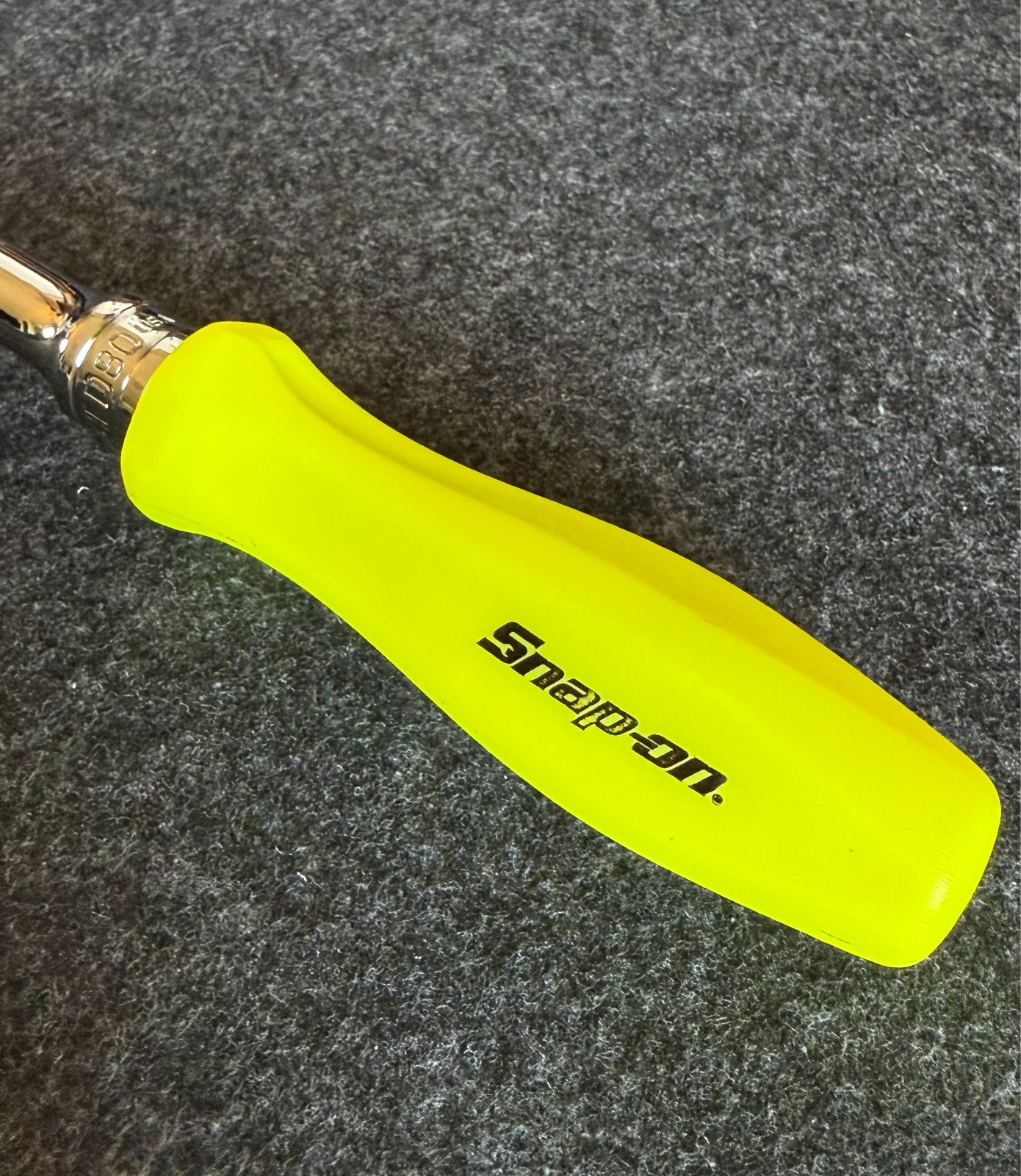 Snap-on Tools USA 3/8″ Drive High-Viz Hard Handle Long Ratchet FHLD80HV