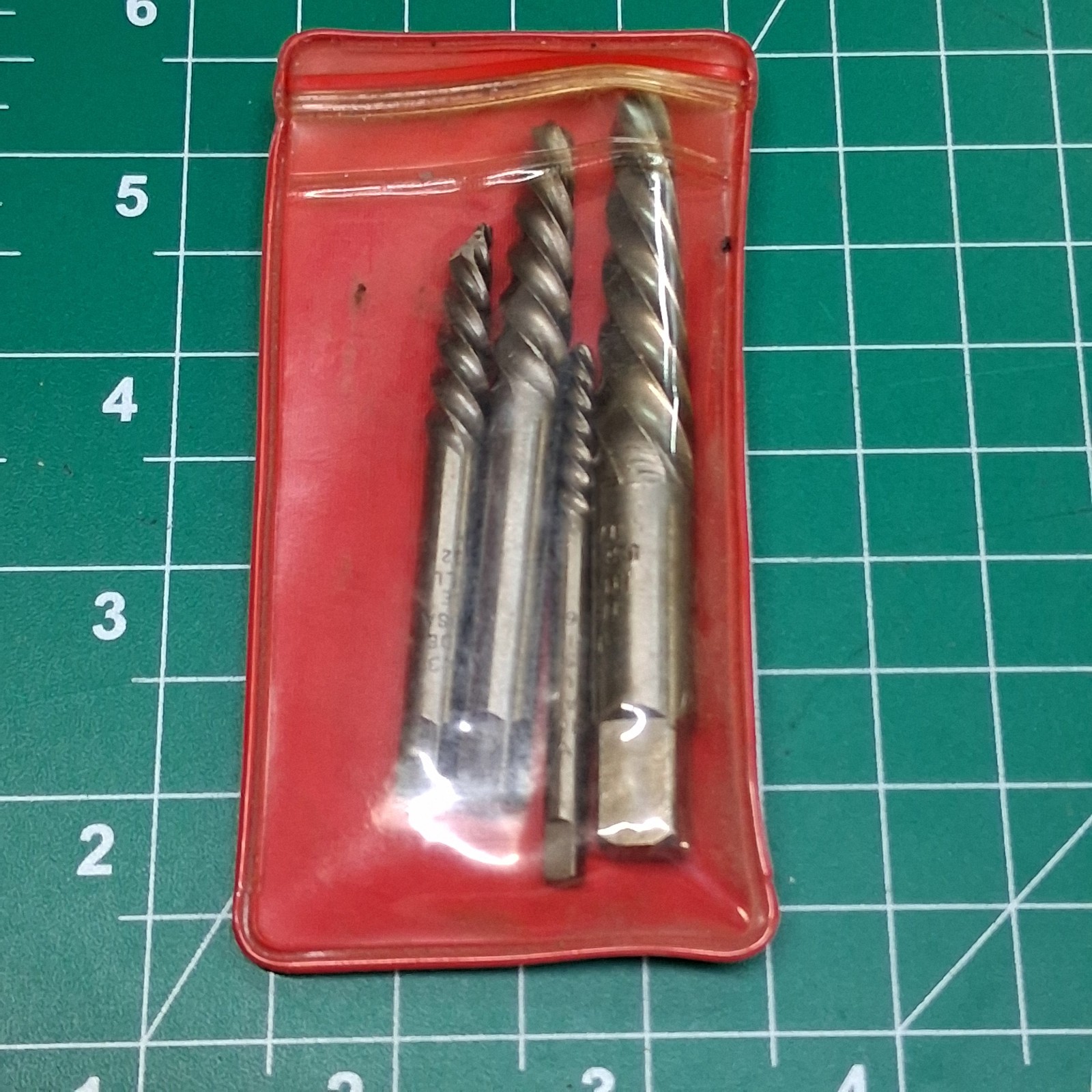 Vintage 4-Piece Spiral Fluted Twist Bolt Screw Extractor Bit Set