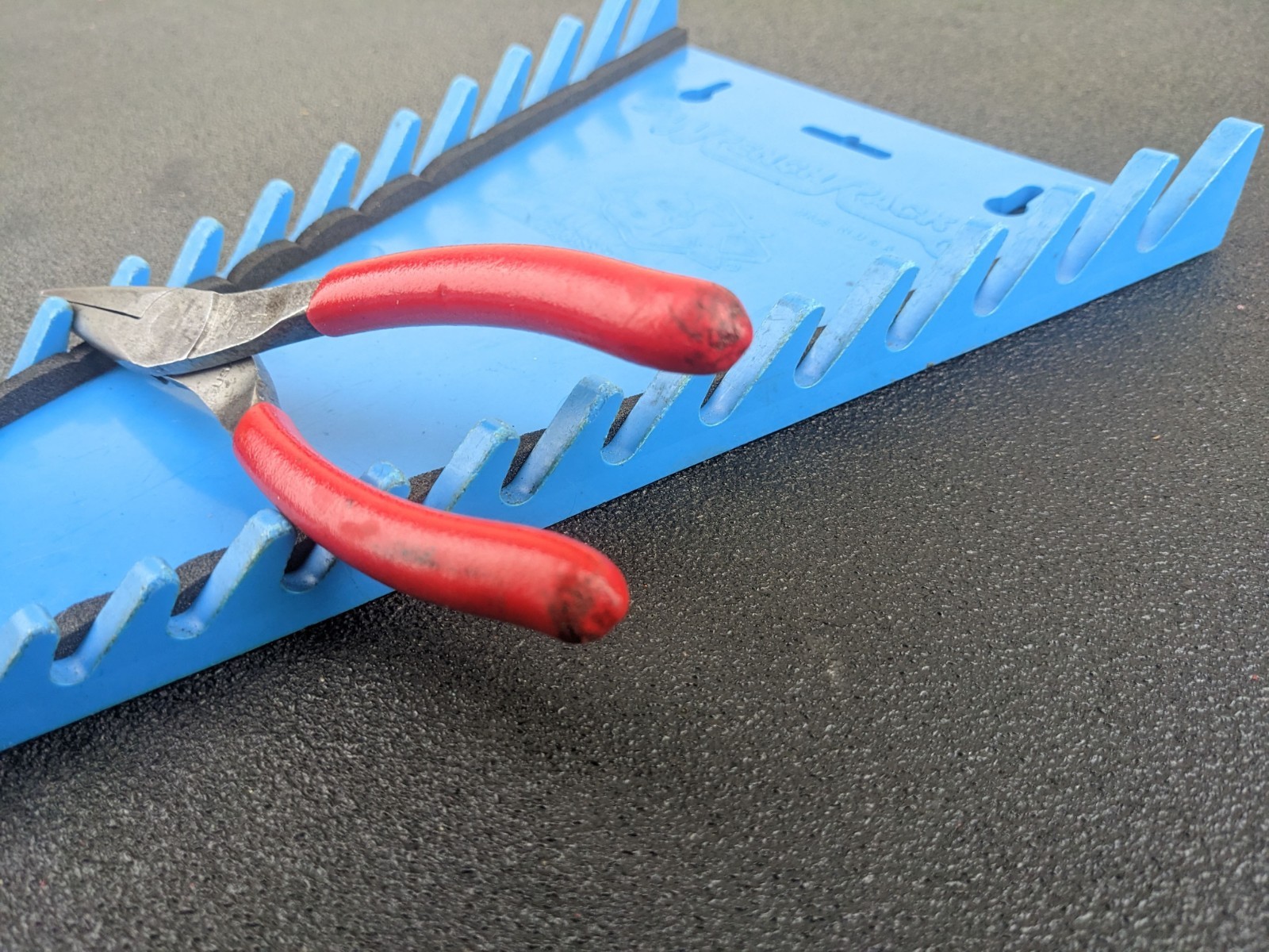 #bm442 Snap-on Tools 95ACF RED 6in SOFT GRIP NEEDLE NOSE PLIERS USA
