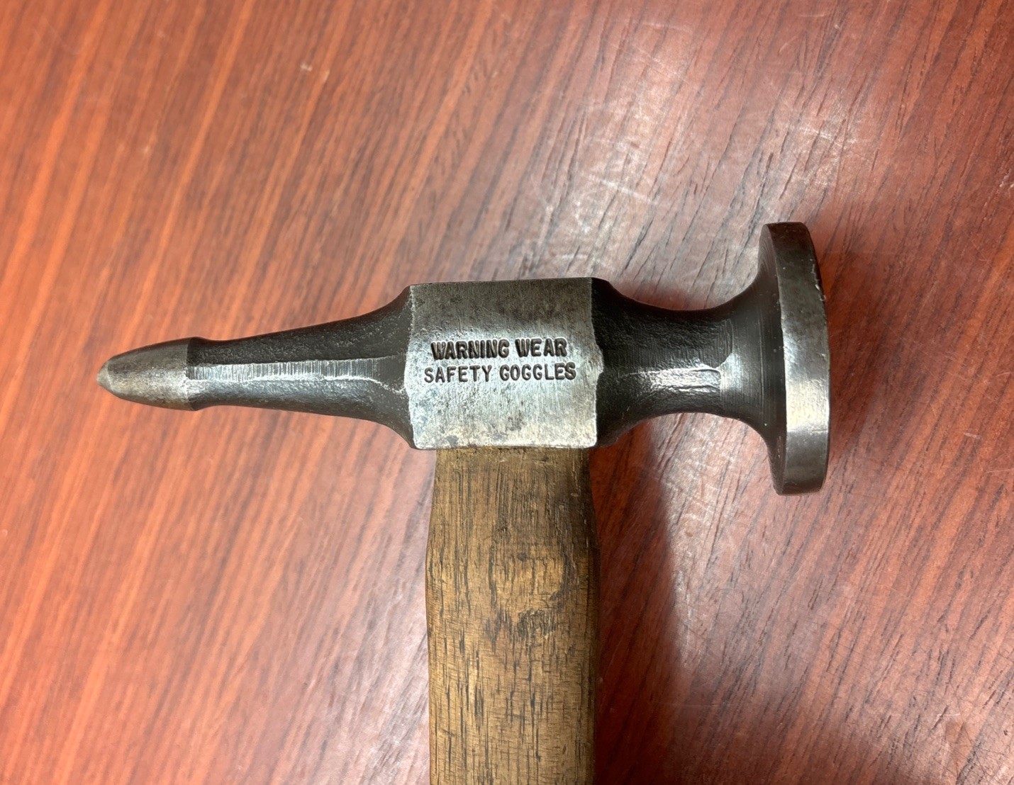 VINTAGE SNAP ON TOOLS BF611 AUTO BODY WOOD HANDLE SHORT PICK HAMMER