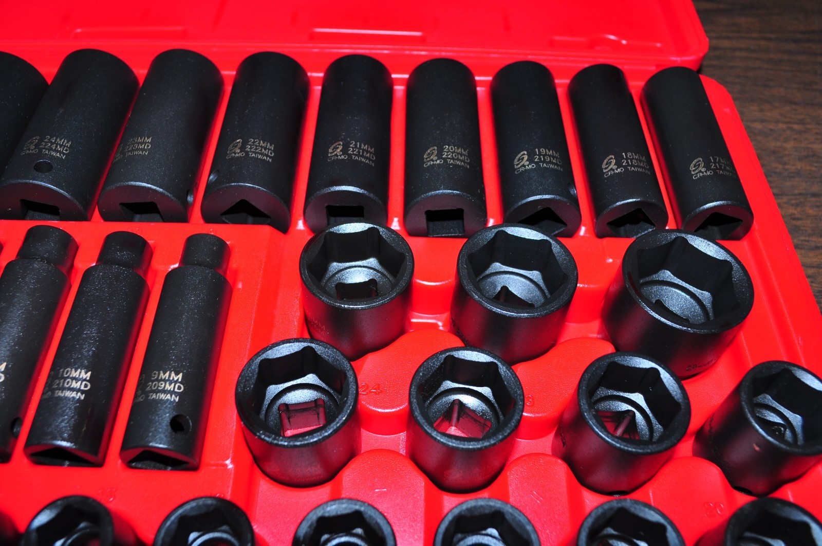 1/2”Dr Metric Impact Socket 43 cs 9-30MM,4 exbar & ujoint adptr Sunex 2569