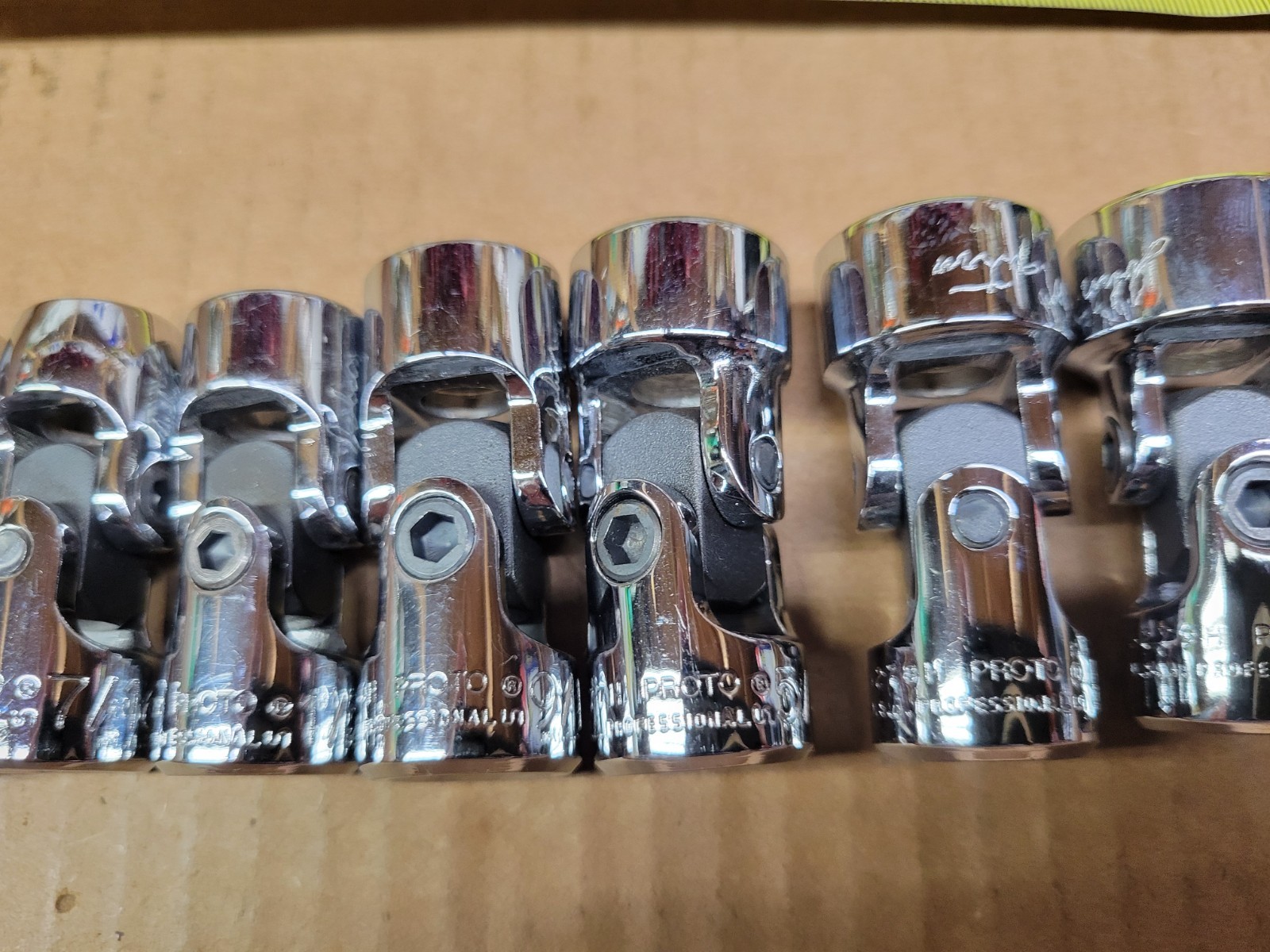 Proto USA 3/8″ Drive 7-Piece 6-Point Swivel Socket Set 3/8 – 3/4″ With Caddy