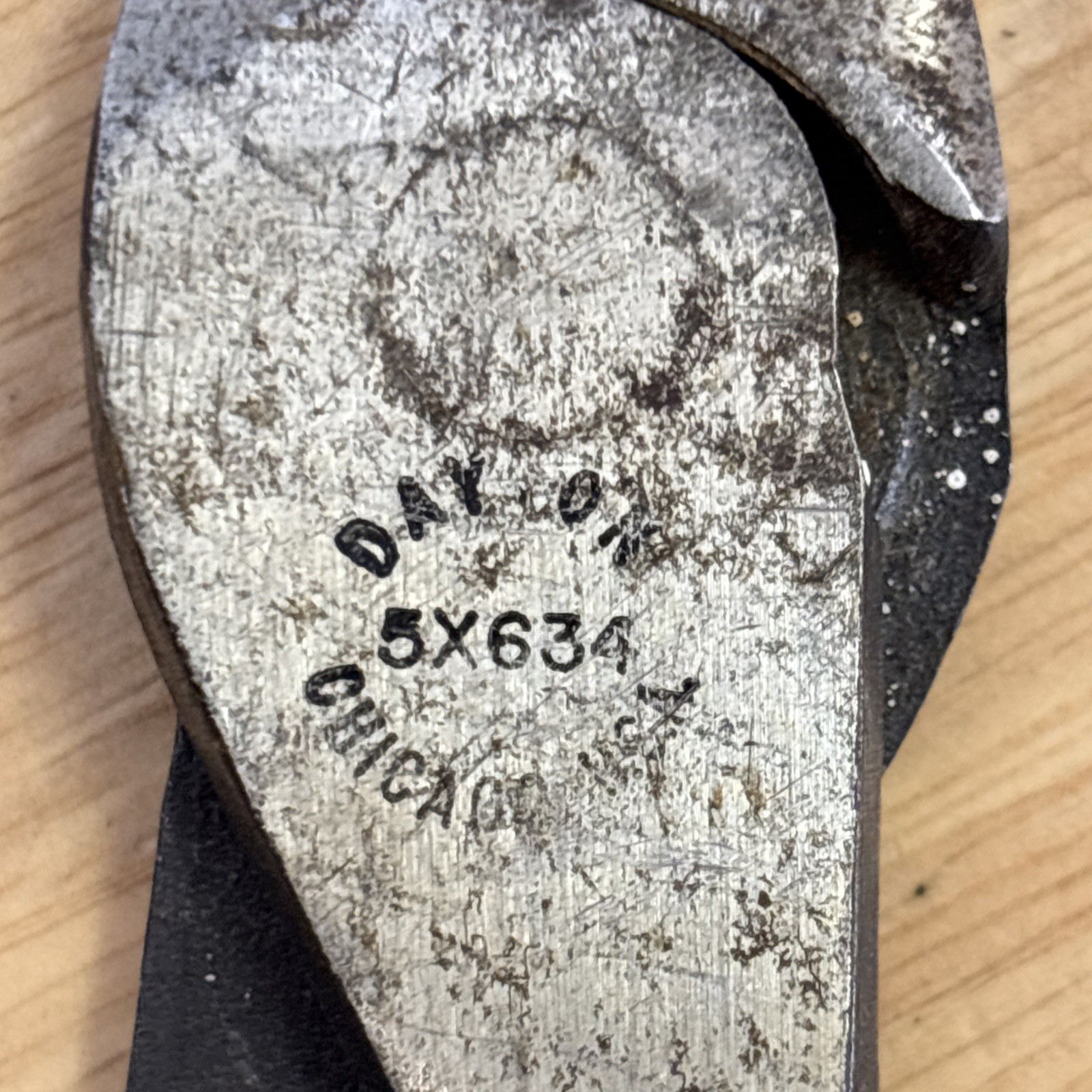 Dayton 7″ Diagonal Cutters Pliers Red Handle 5×634 Vtg USA