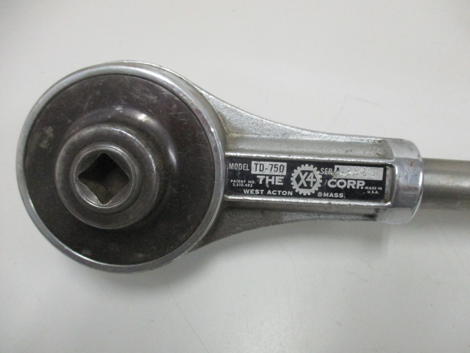 The X-4 Corp TD-750 Torque Multiplier 1/2″ To 3/4″
