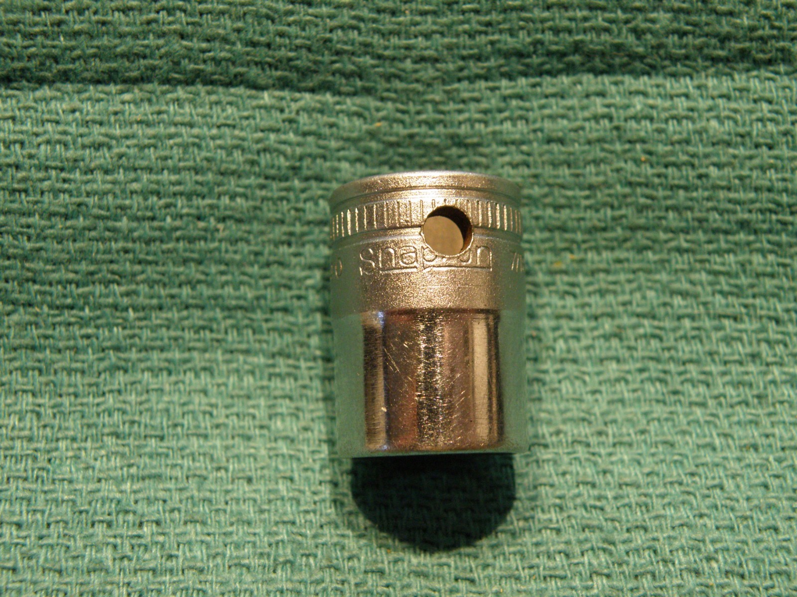 Snap-On 3/8″ Drive, 12 Pt. 7/16 Shallow Socket. F-140 Made In USA.