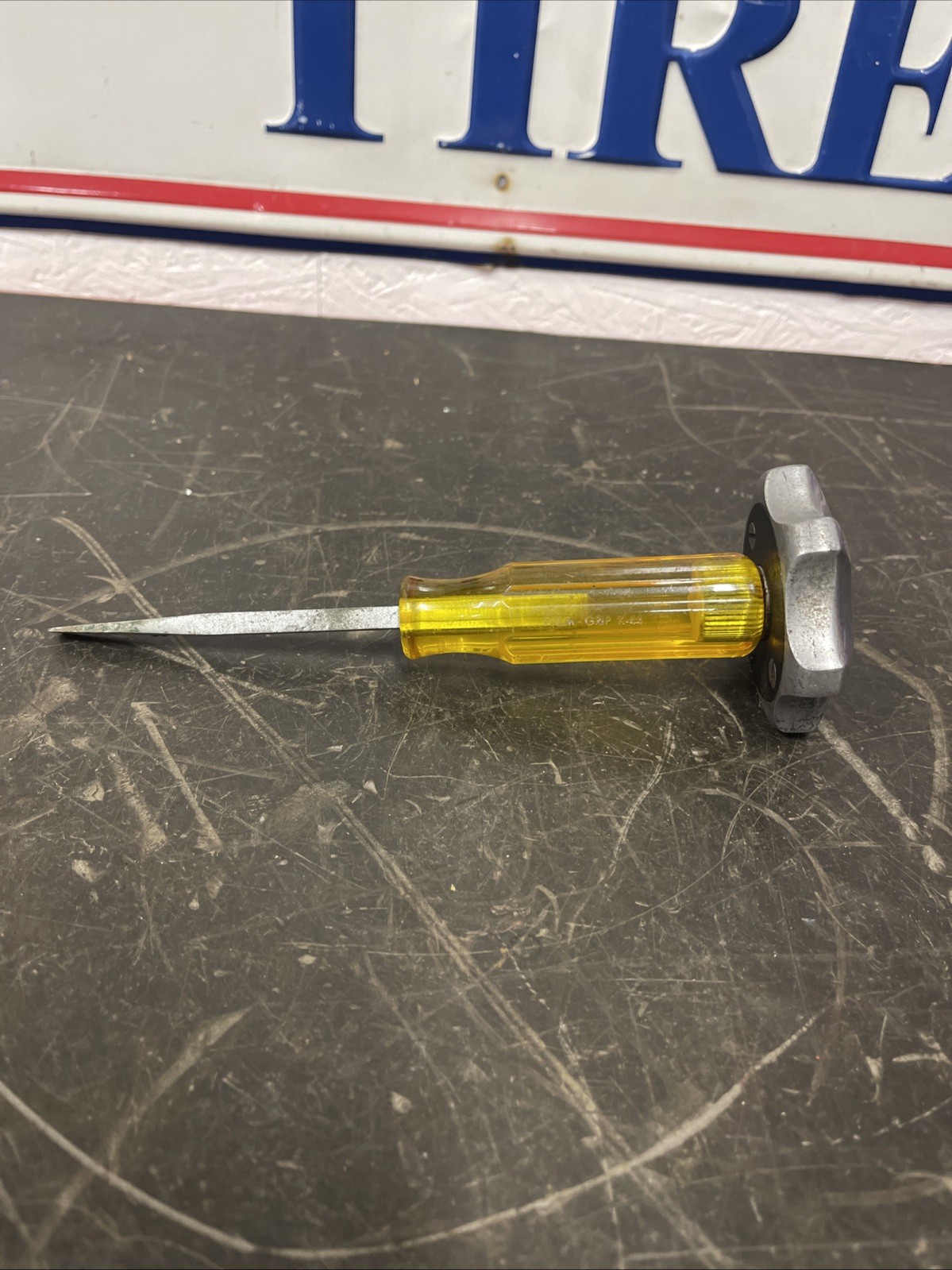 Kipton Industries Palm Grip 3/8″ Drive Ratchet w/ Palm Grip K-44 Screwdriver