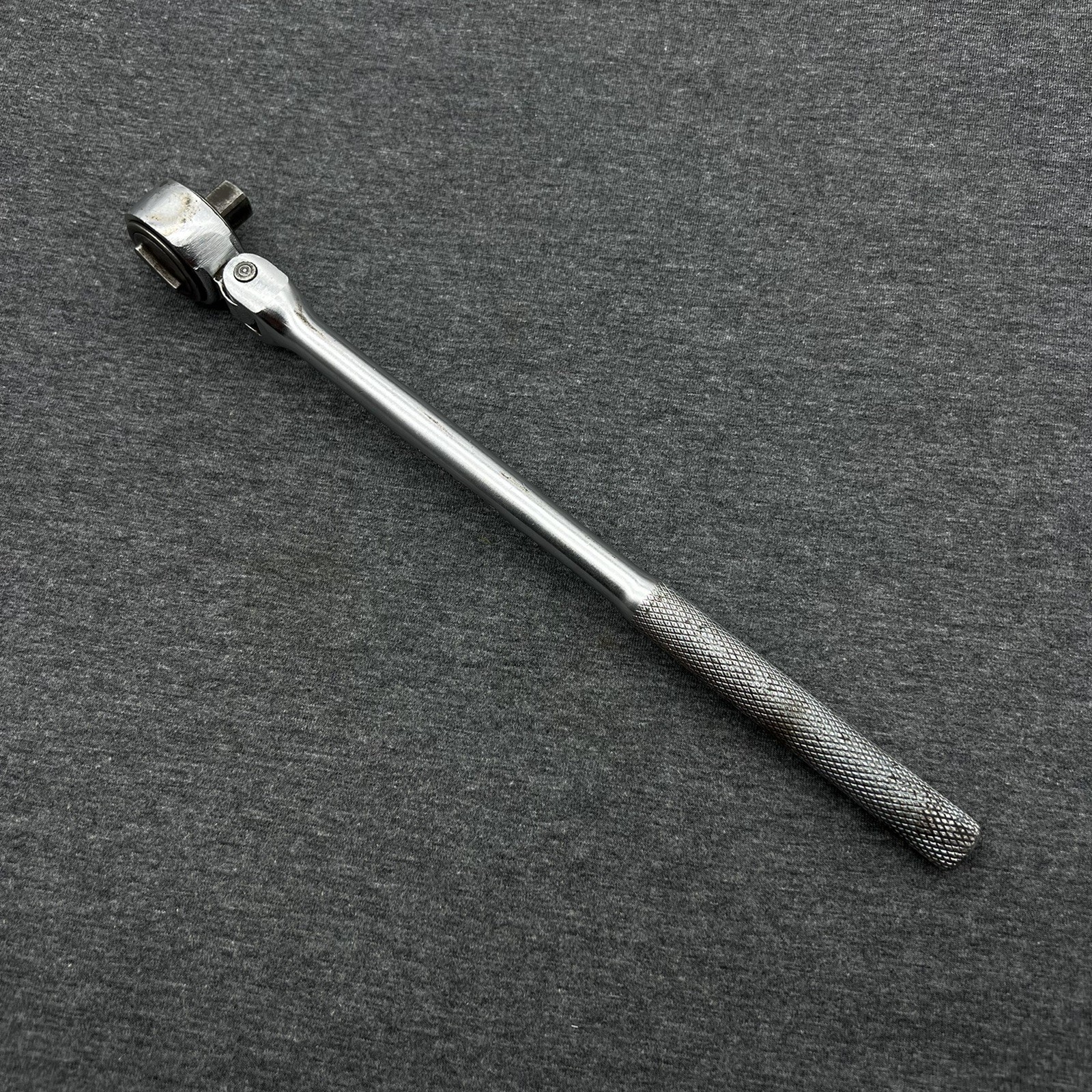 Dayton 11″ Flex Head Ratchet 3/8″ Drive Knurled Handle 4×991 USA