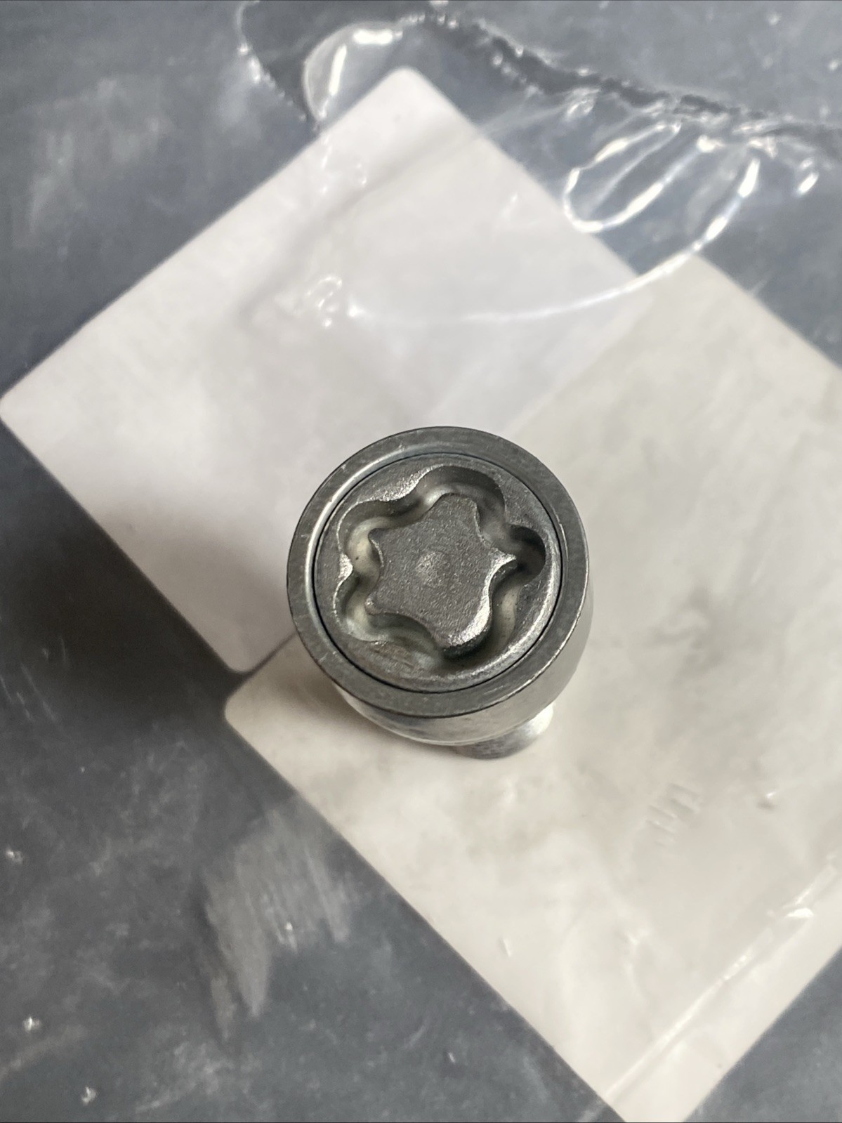 New Genuine Audi Wheel Bolt 4F0698139C801