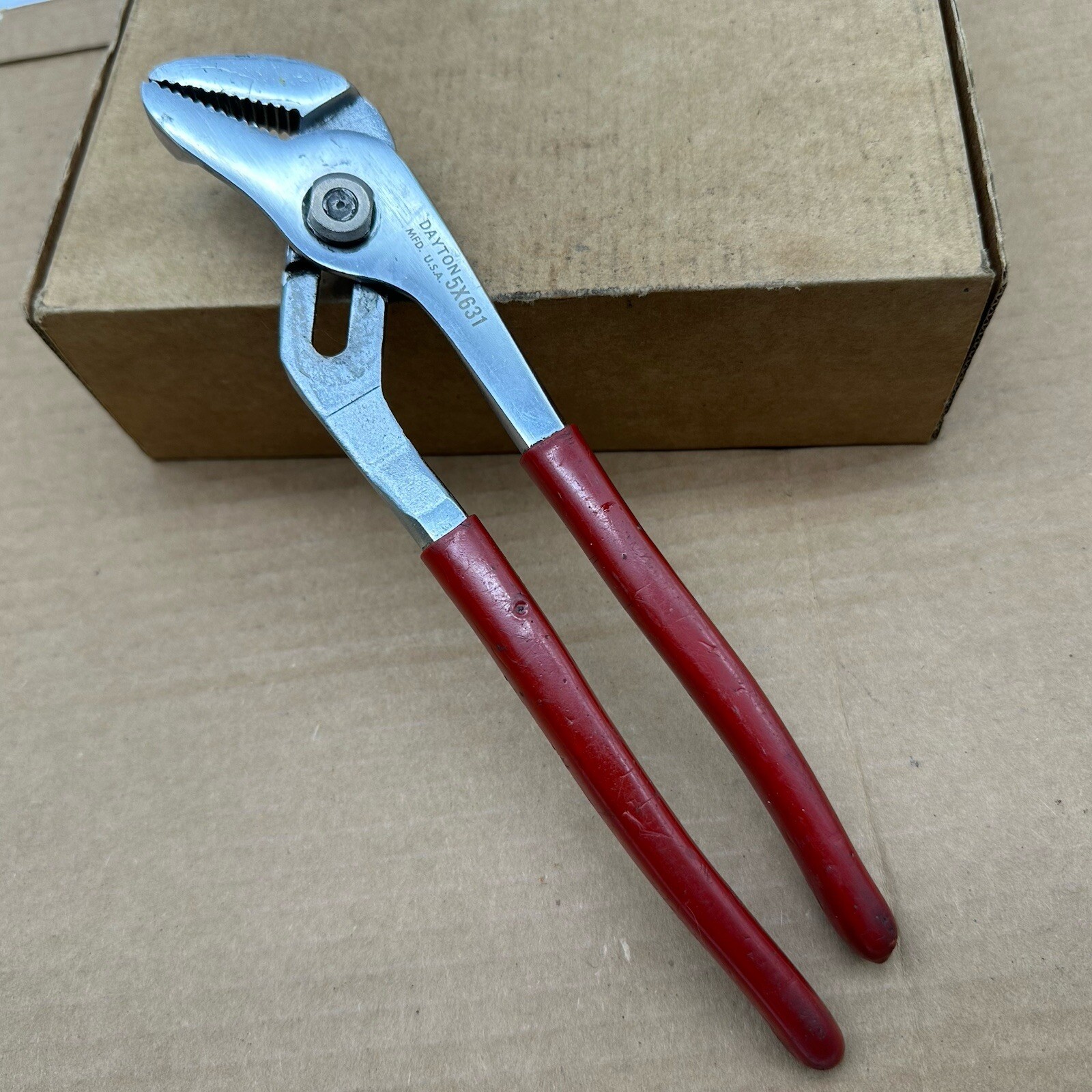 Dayton Tools 5X631 10″ Tongue and Groove Slip Joint Pliers Red Handle Made USA