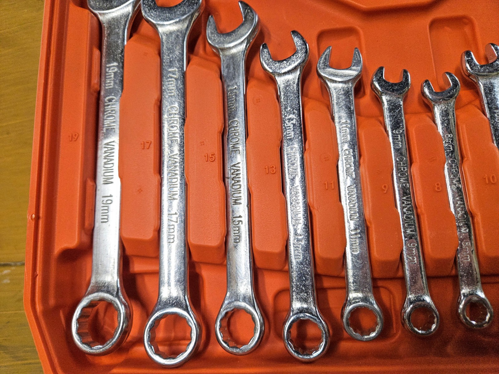 Mechanics tool kit. Socket Set, 1/2″ & 1/4″ Drive, Wrench Set Metric.