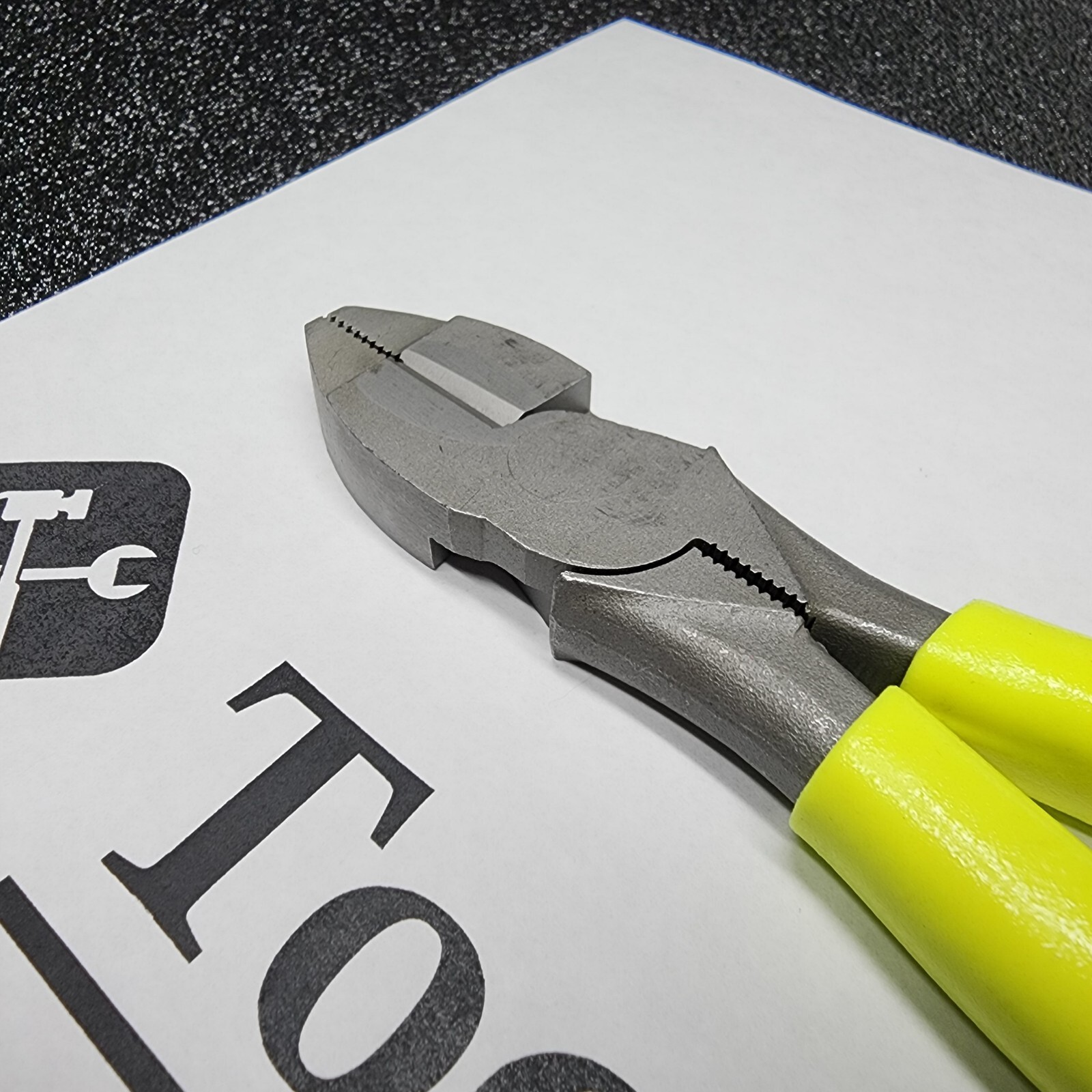 Snap-on Tools USA NOS 7″ HIGH VIS YELLOW Lineman’s Pliers 57AHLP
