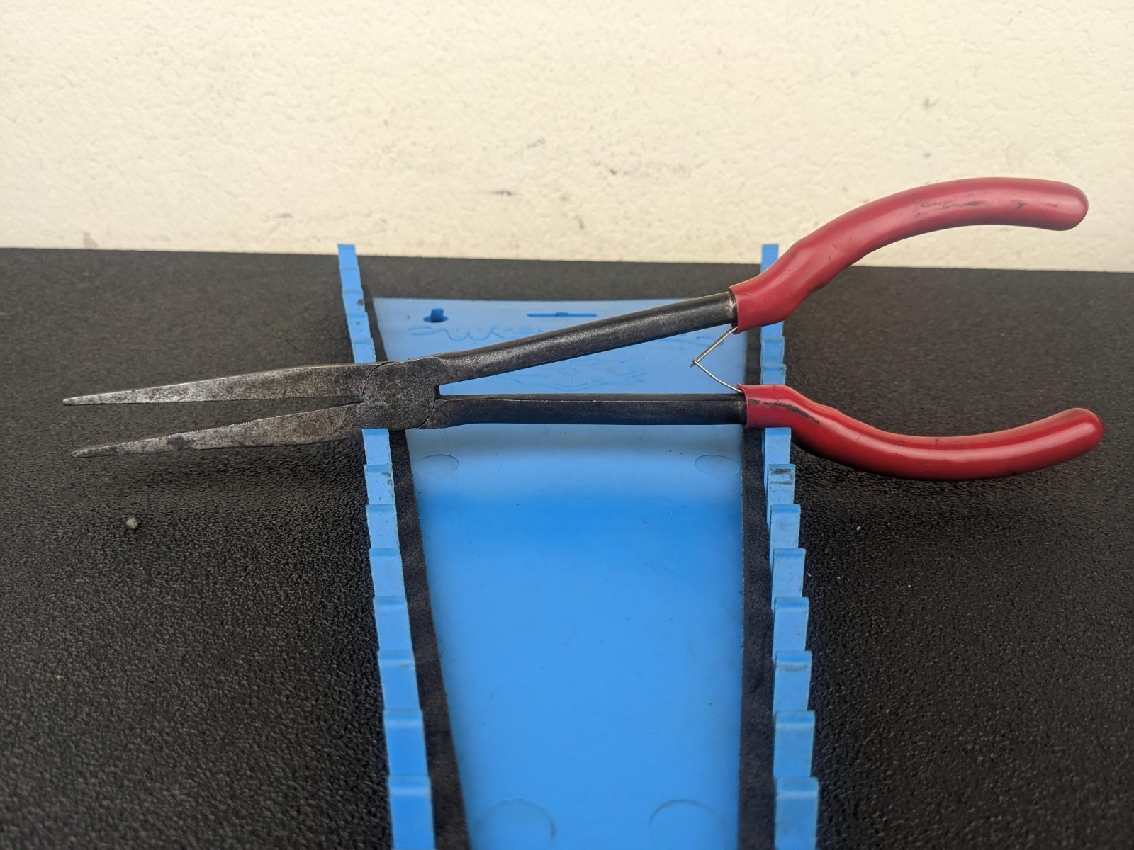 #bl369 Mac Tools 11” Duck Bill Pliers RED Spring-Loaded Long Handles P11LRDBA