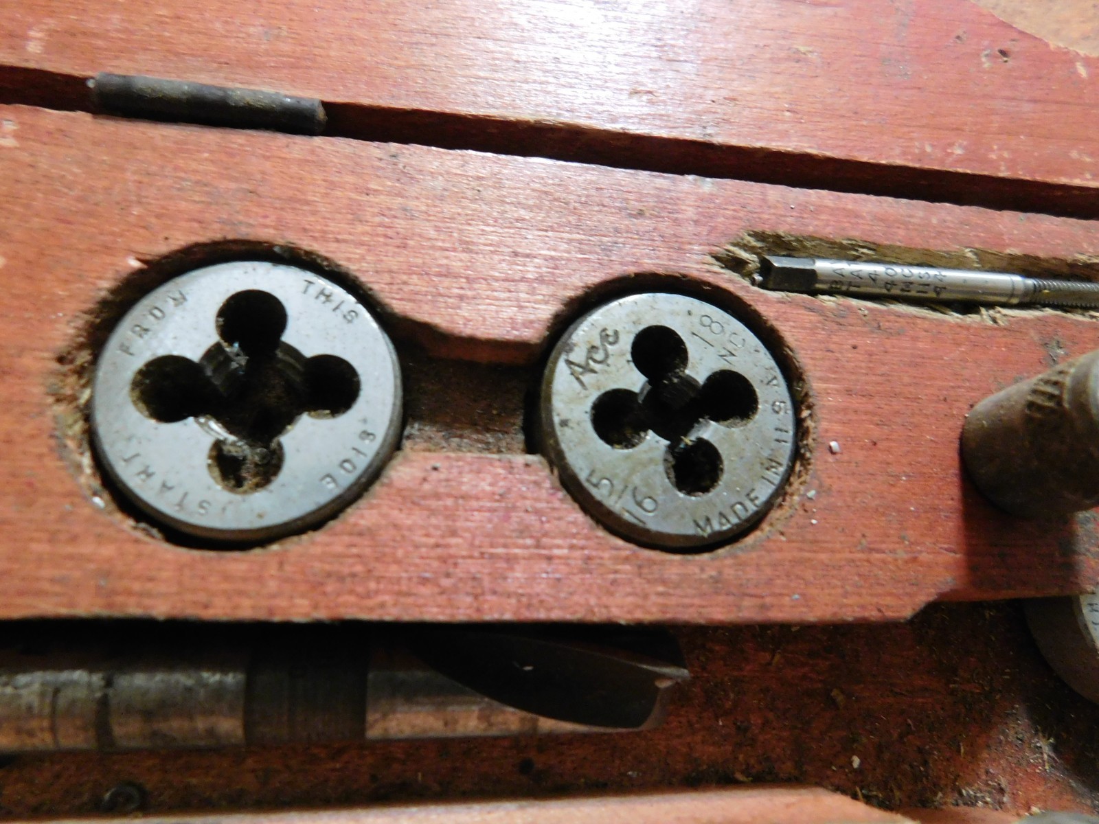 Vintage ACE Henry L. Hanson Tap & Die Set No. 3525 Wood Box USA AS IS Mixed Set
