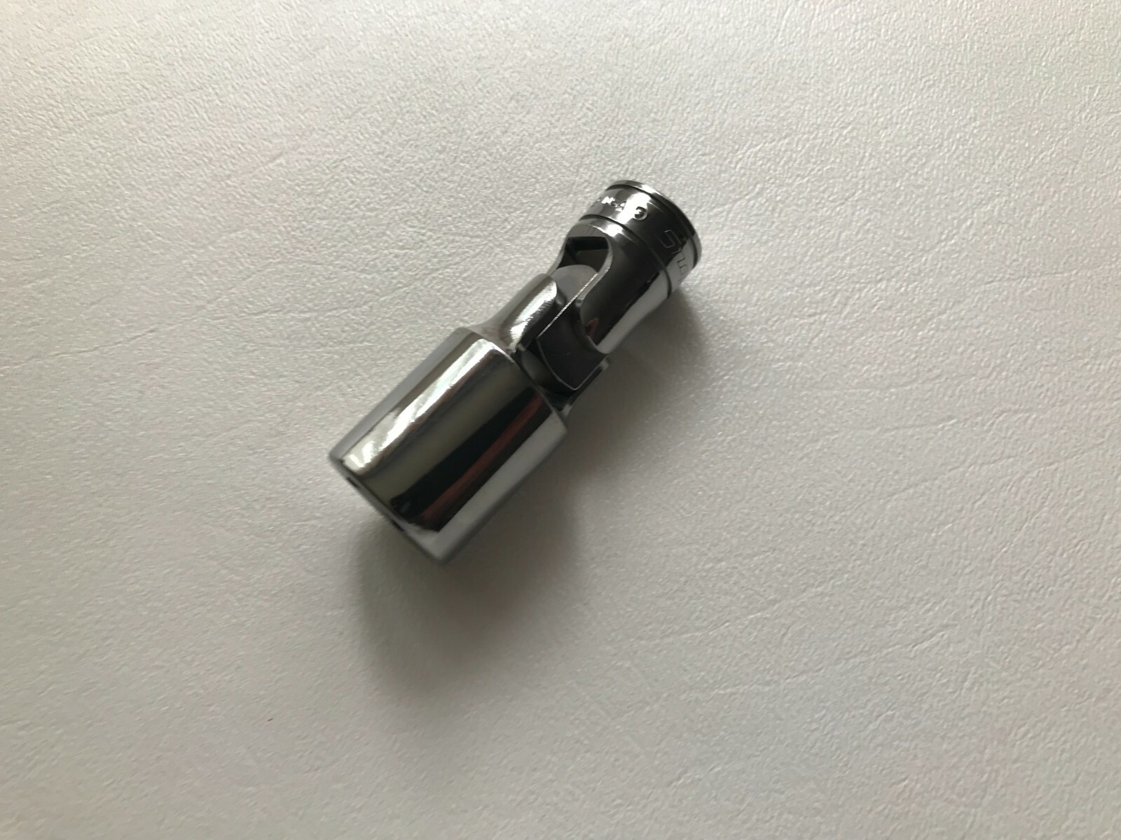 Snap-On Tools USA *NEW* 3/8″ Drive 11/16″ SAE Deep Chrome Swivel Socket FSU22