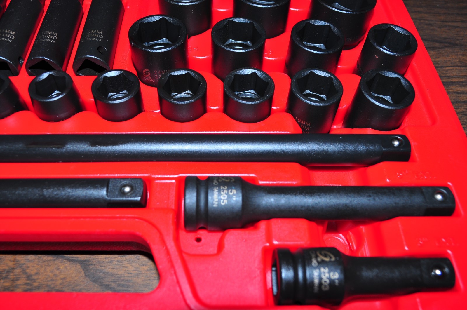 1/2”Dr Metric Impact Socket 43 cs 9-30MM,4 exbar & ujoint adptr Sunex 2569