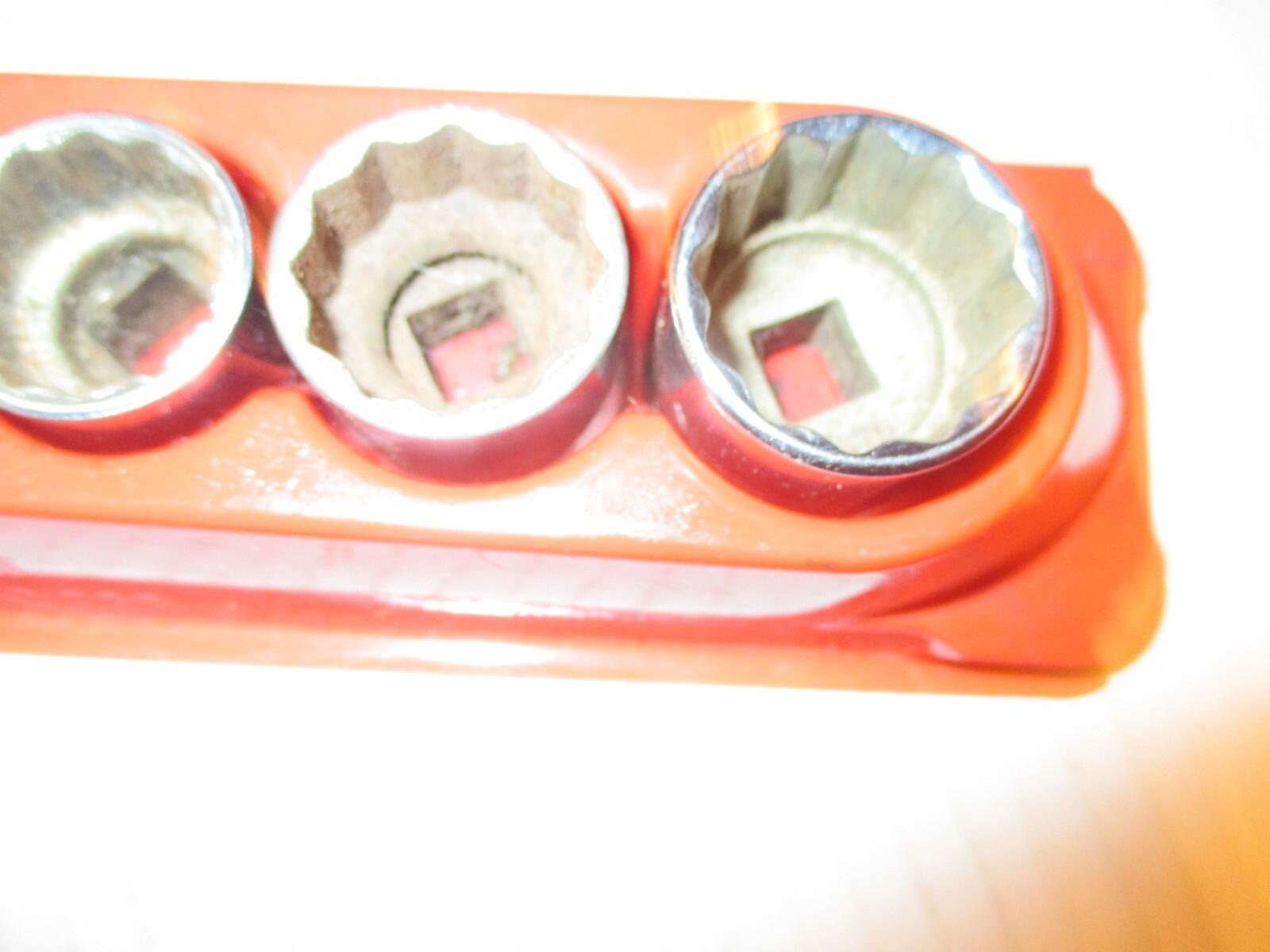 Snap on 11 piece (3/8 drive, 12 pt, 5/16 – 7/8, ) sae socket set magnet holder