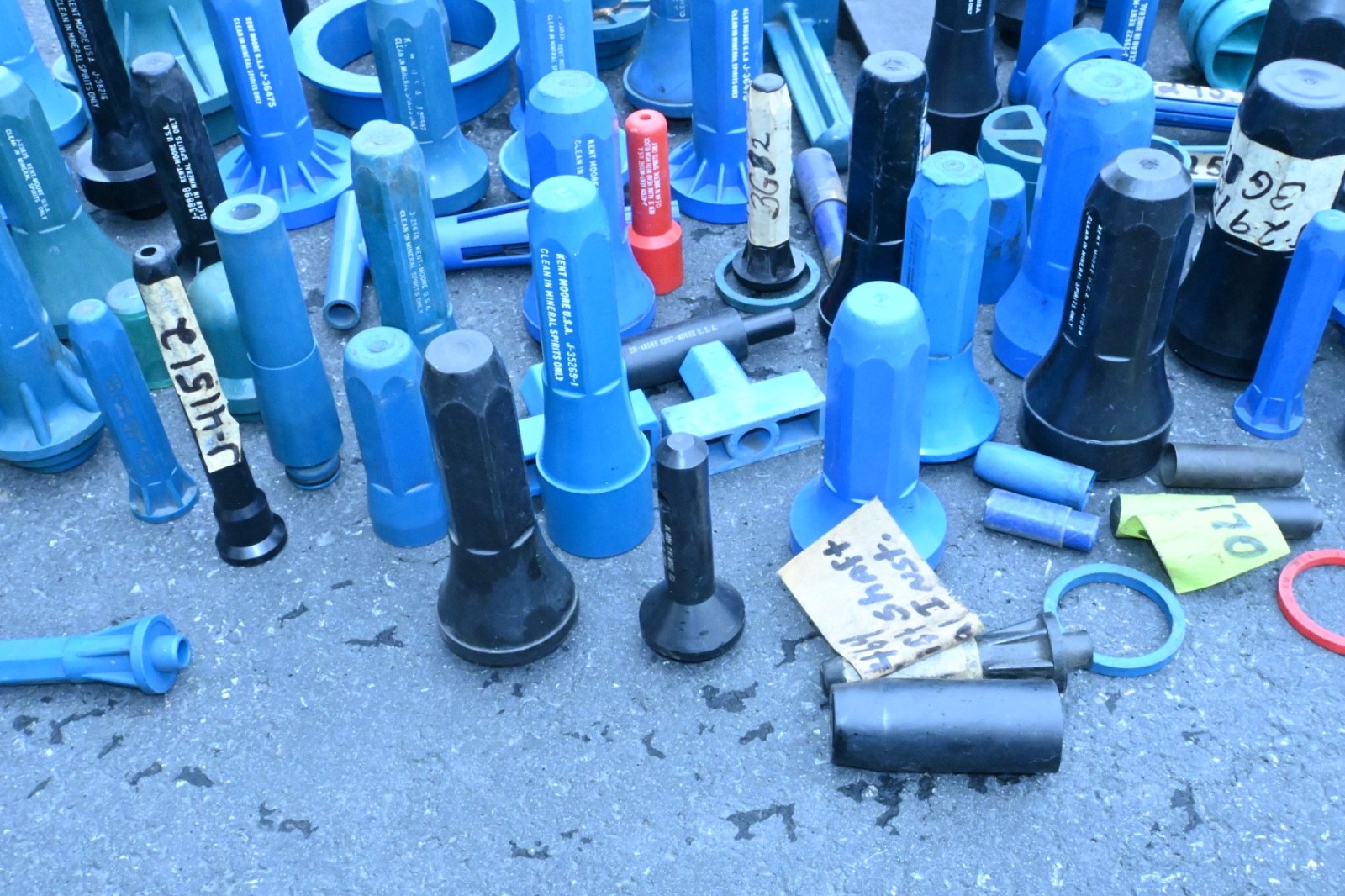 LOT OF KENT MOORE GM TRANSMISSION TOOLS DRIVERS SEAL PROTECTORS 134 EACH