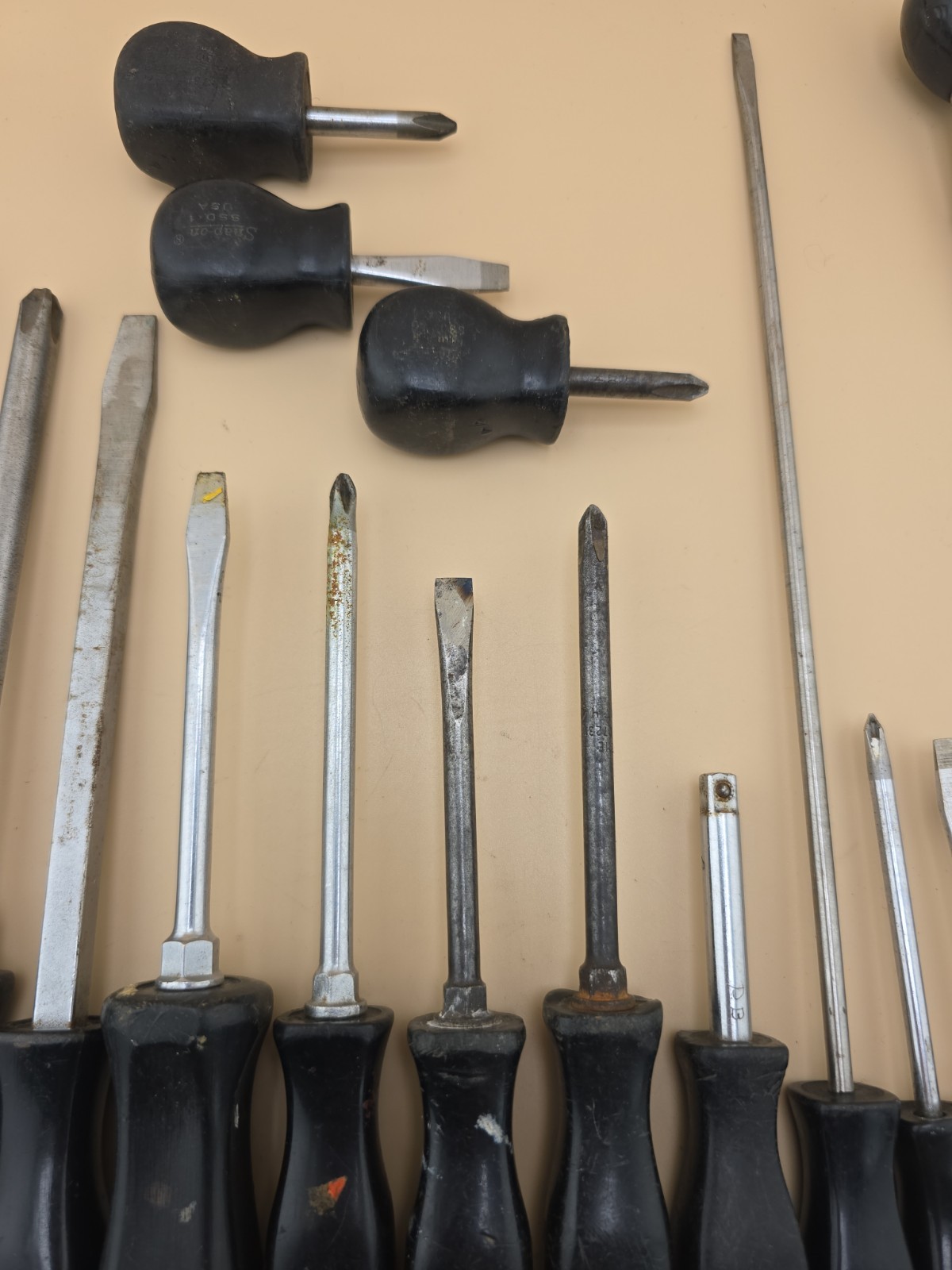Lot Of 20 Vintage Snap Screwdrivers Black Handle Phillips Flat Stubby