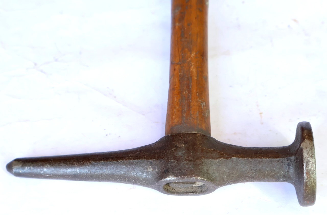 13.4 Oz. Unbranded Short Straight Pointed Peen Auto Body Repair Hammer / MTT