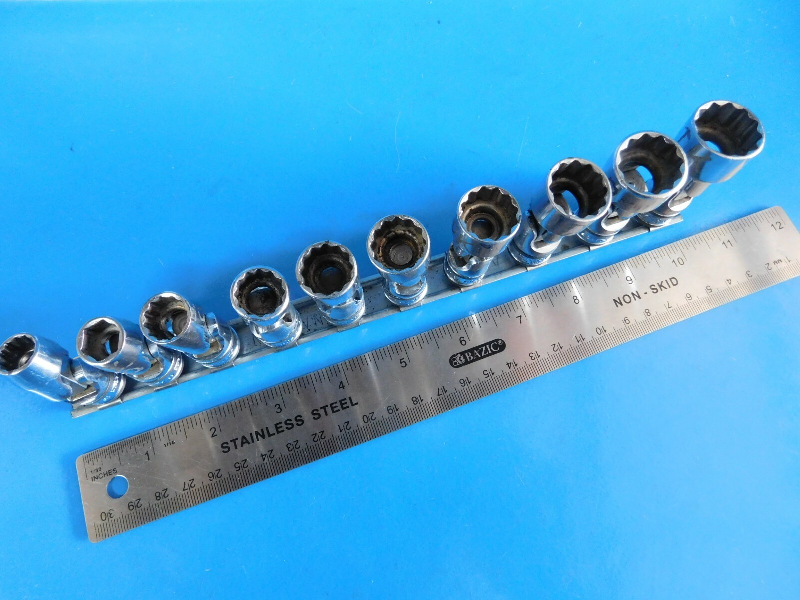 USED, SNAP ON 3/8 IN. DR. (10,11,12,13,14,15,16,17,18,&19 MM.) UNIVERSAL SOCKETS