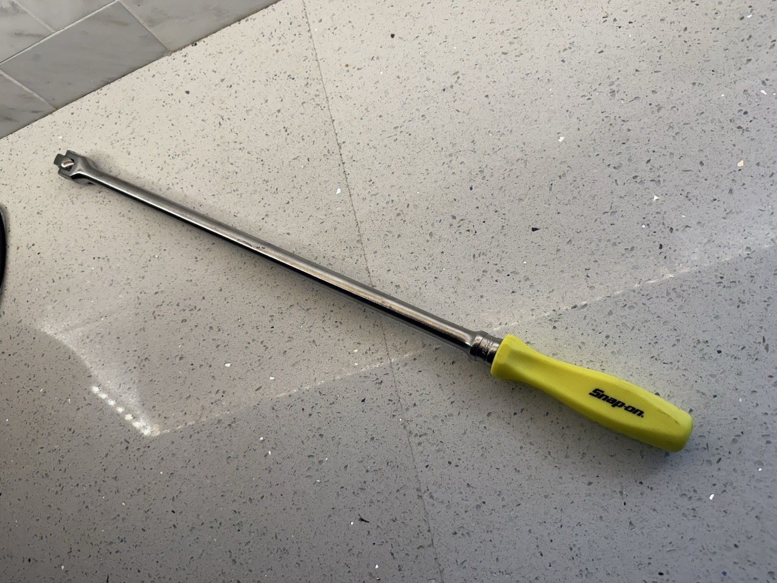 Snap On Tools USA 1/2 Drive 24″ Hard Handle Breaker Bar Yellow HI VIZ SNH24B