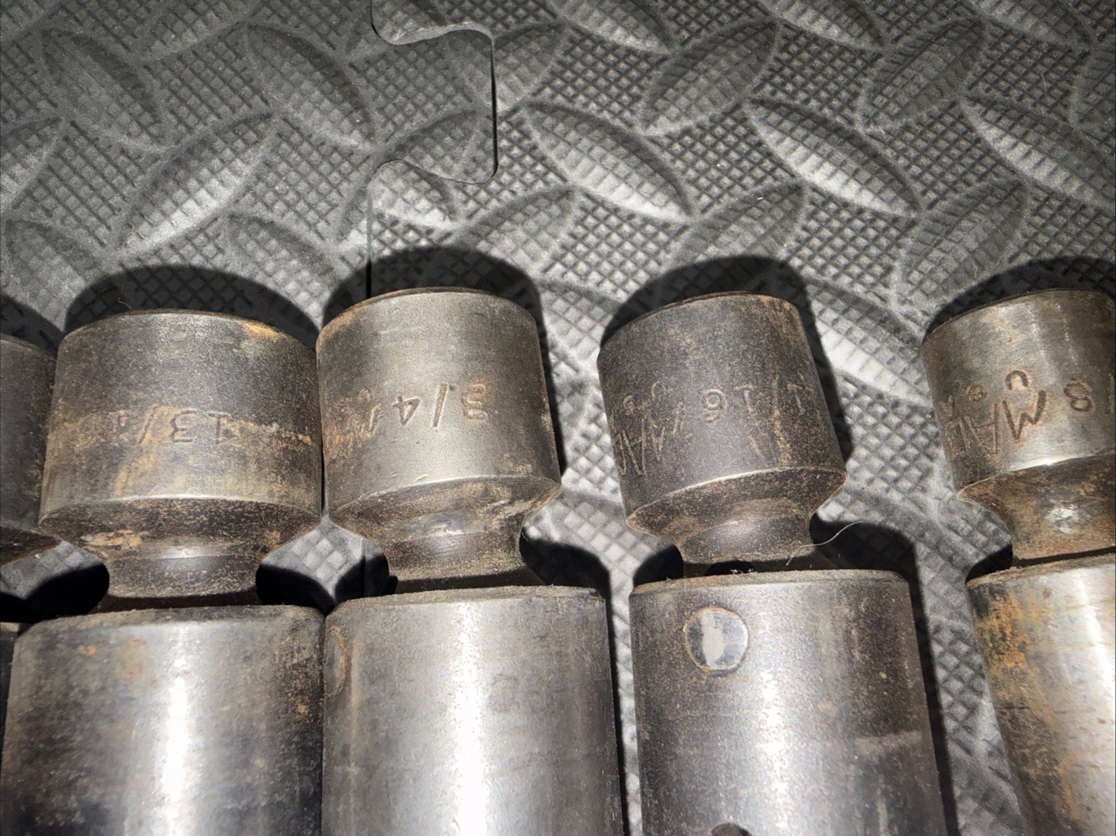 Mac Tools 7/16″ to 15/16″ 1/2″ Drive Impact Swivel Universal Joint Socket Set