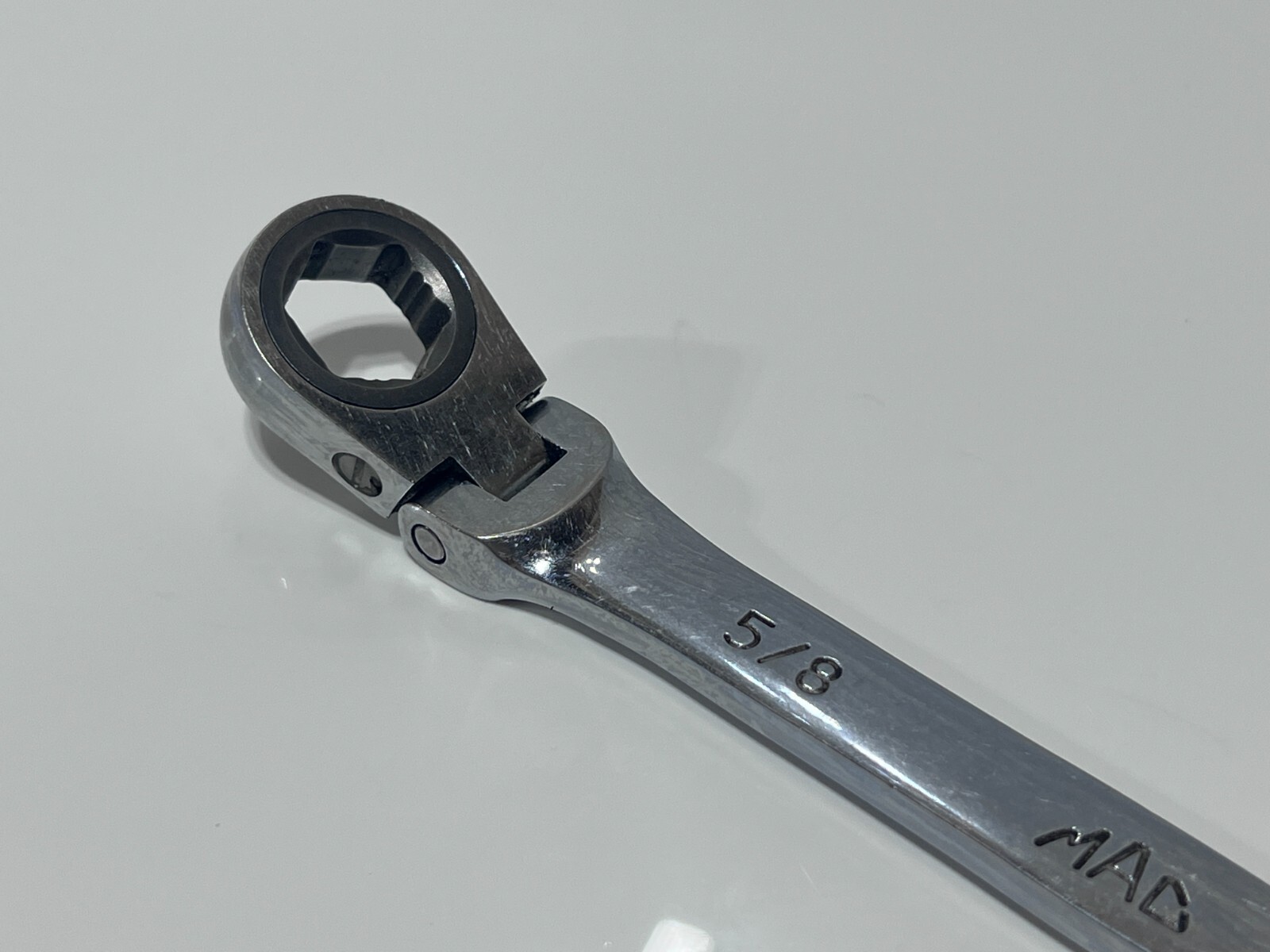 MAC Tools RWF220 SAE 5/8″ Flex Head Ratcheting Combination Wrench – 12 Point