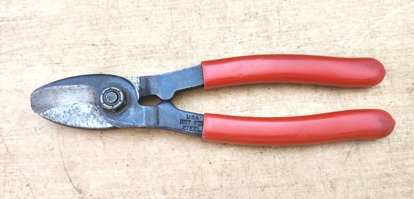 Blue Point PWC80A – 7-1/2″ Long Soft Grip Cable Cutter