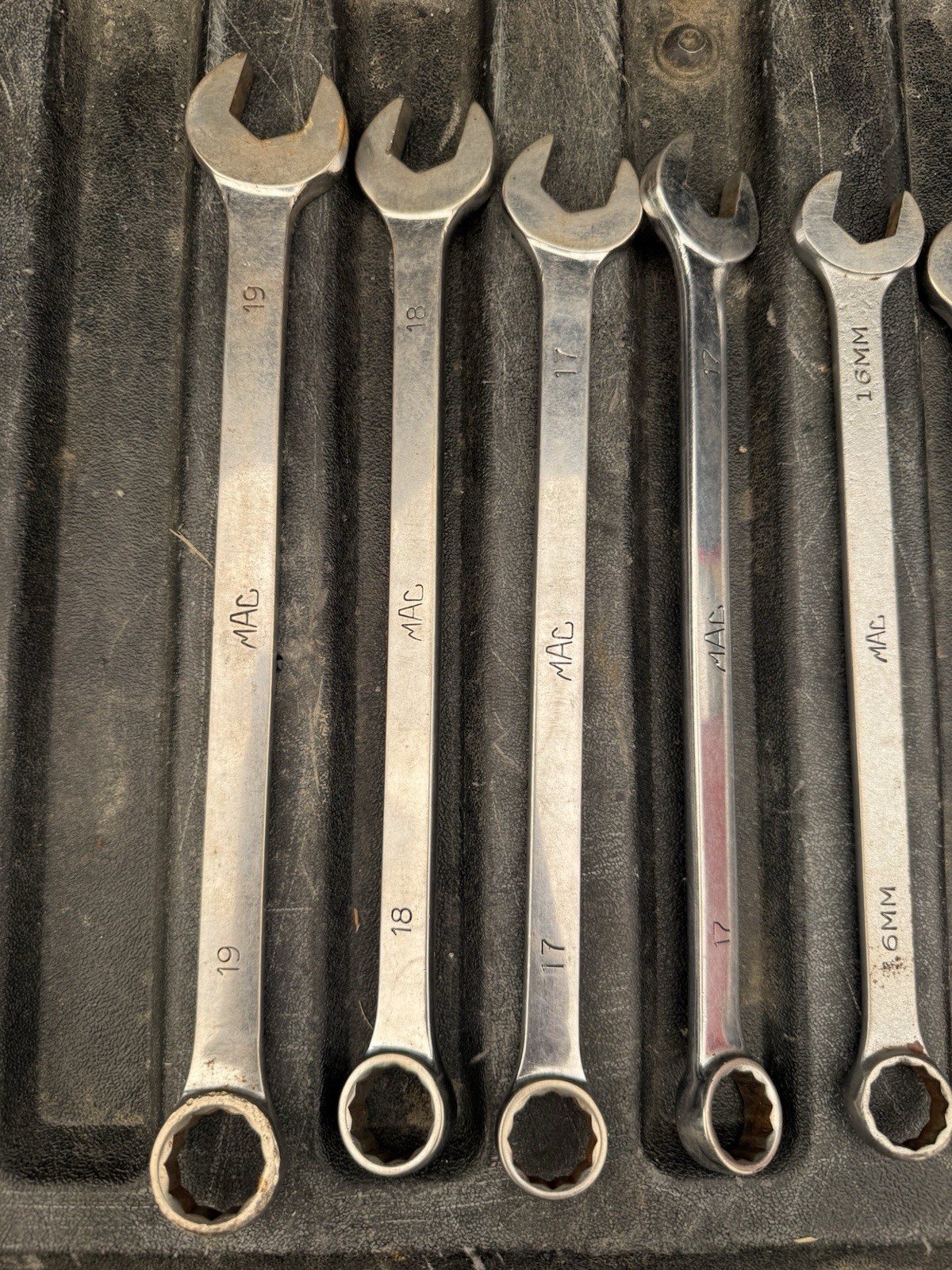 mac wrench set of 10 metric sizes 10mm to 19mm Missing 13mm