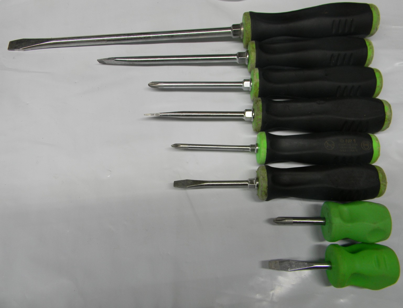 SNAP-ON 8PC GREEN SOFT GRIP COMBINATION DRIVE SCREWDRIVER SET #SGDX80BG