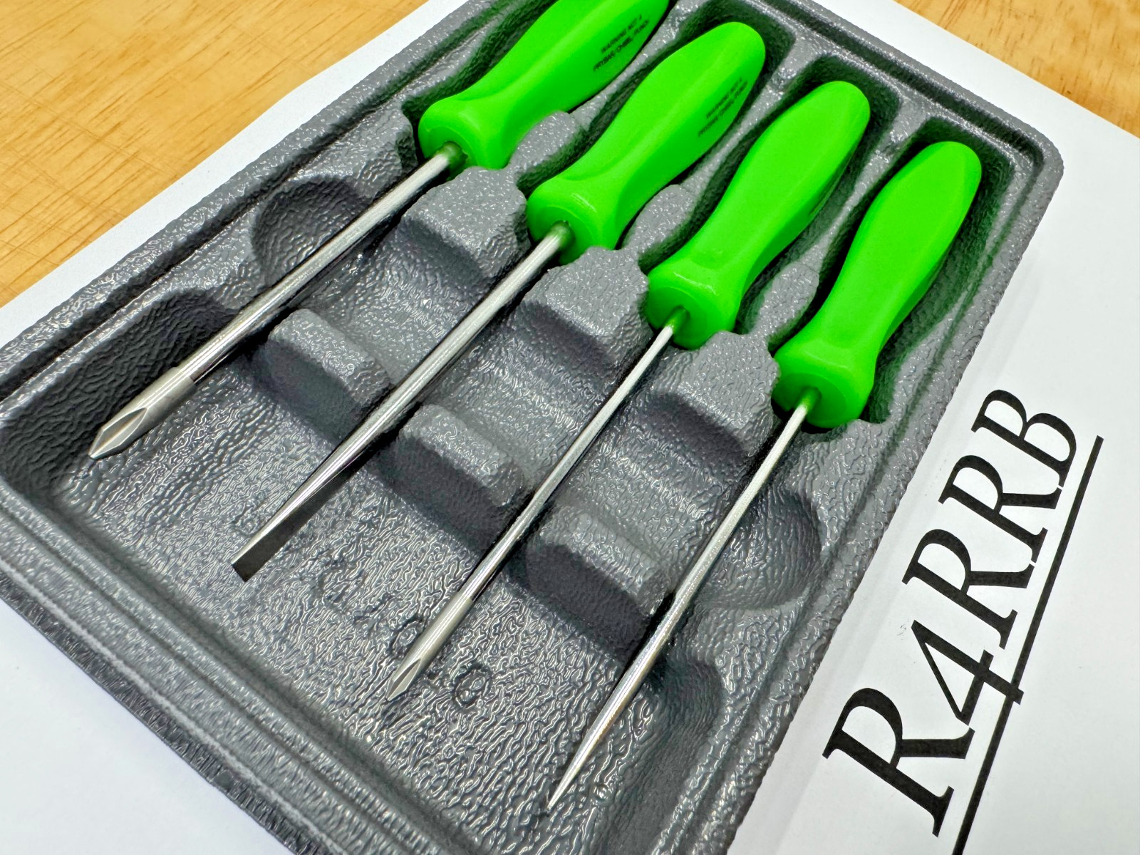Snap-on Tools USA NEW GREEN 4pc Mini Hard Grip Combo Screwdriver Set SDDX40AG