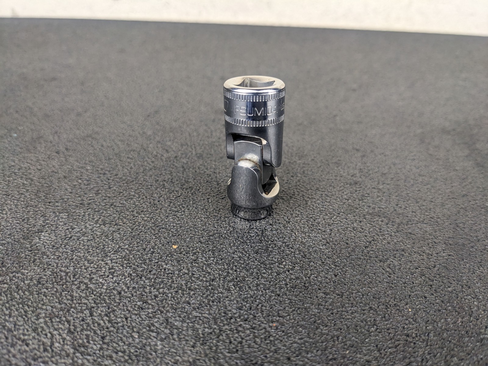 #aj161 Snap On Tools 3/8″ Drive 10mm Metric 6pt Universal Swivel Socket FSUM10A