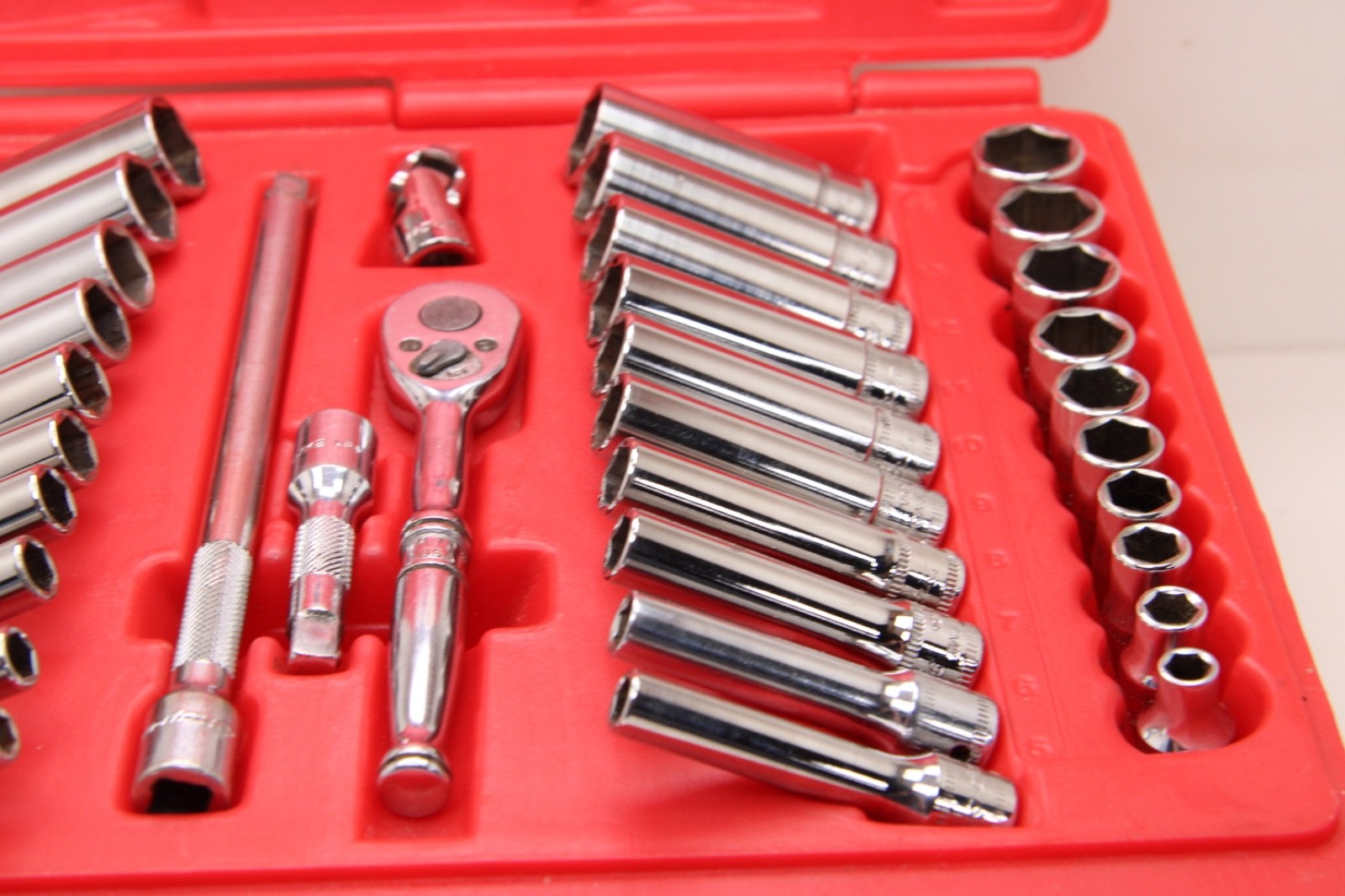 Snap-on 144TMPB 44 Piece 1/4″ Drive 6-Point Metric/ SAE General Service Set USA