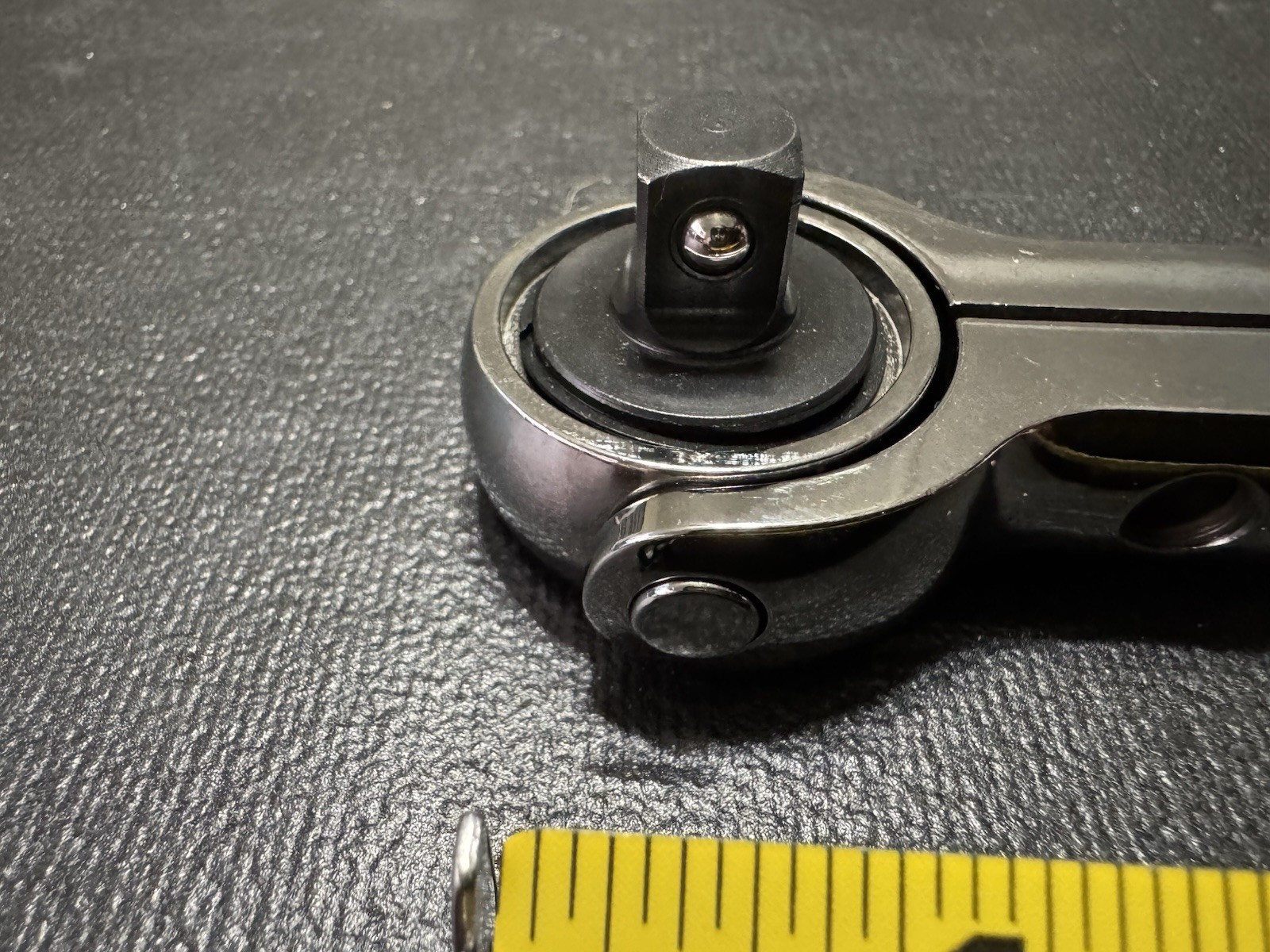 NEW 3/8″ Drive 100-Tooth Soft Grip Swivel Head Ratchet HIGH VIZ